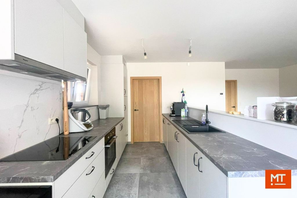 Halfopen nieuwbouwwoning op een rustige locatie in centrum Beselare foto 7