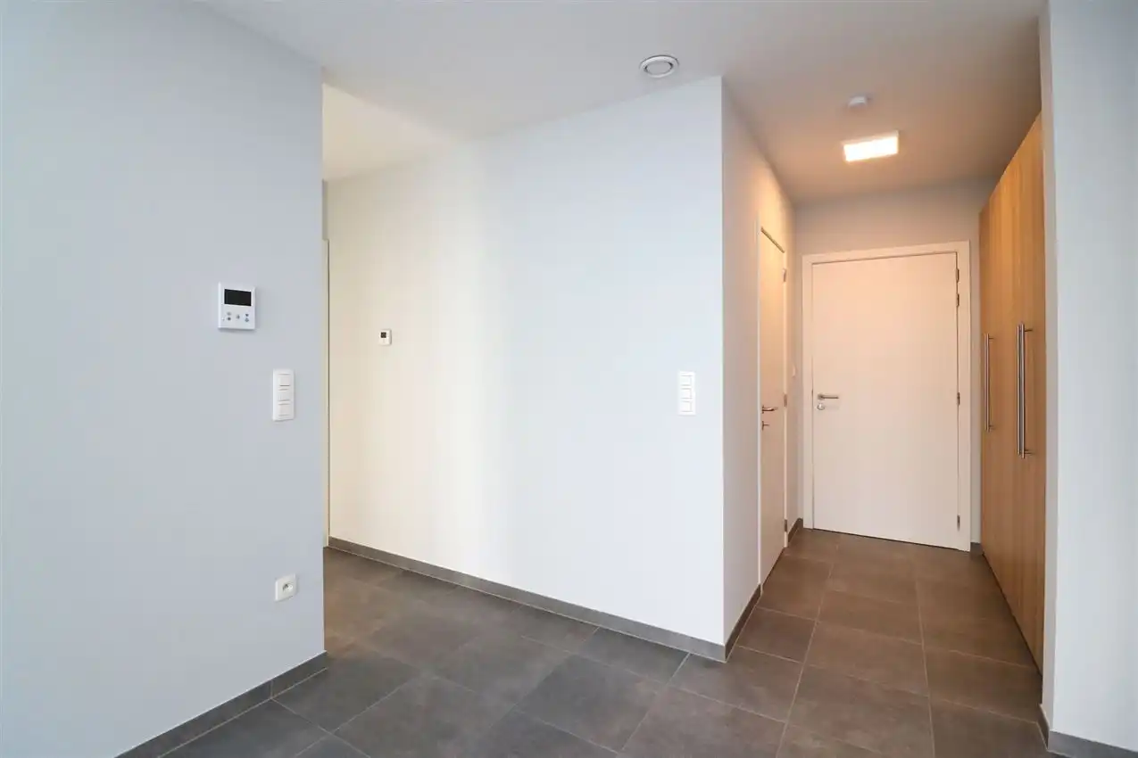 Gelijkvloers app. met autostaanplaats, rustige ligging nabij centrum foto 12