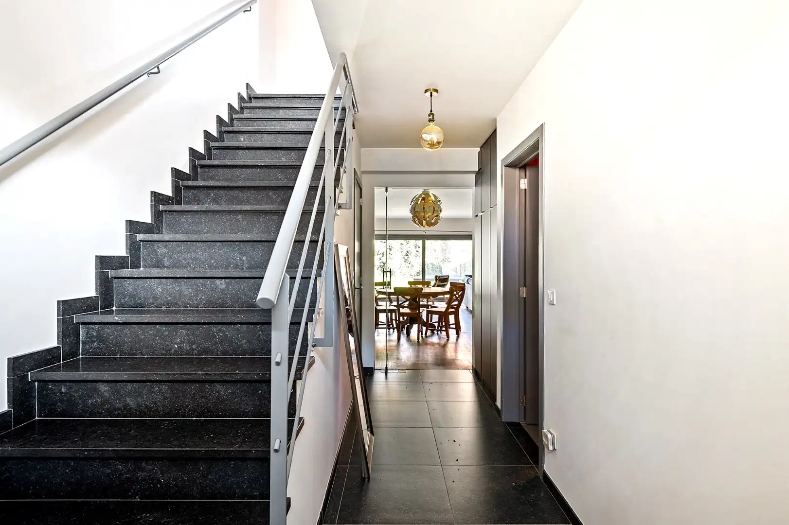Ruime, energiezuinige gezinswoning  met 4 slaapkamers foto 8
