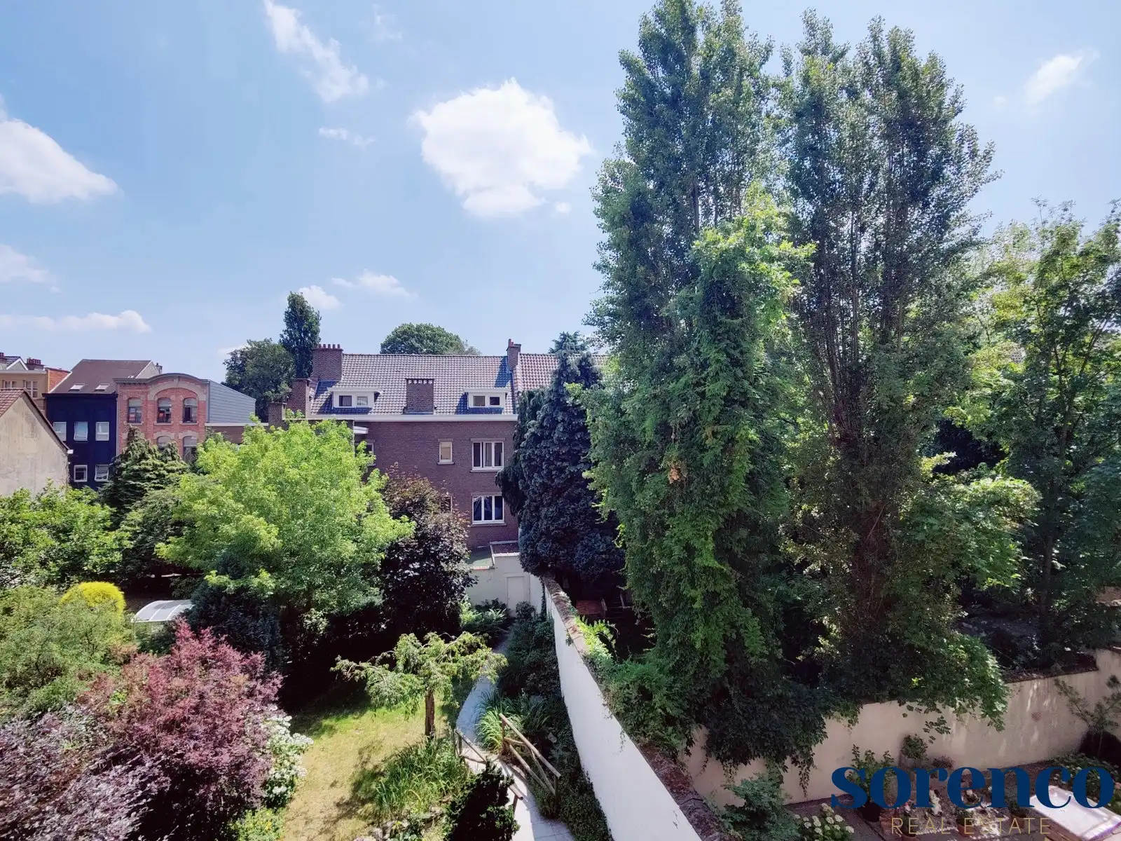 ALBERTPARK - Een prachtig en ruim 2 slaapkamer appartement van circa 200m² in een historisch herenhuis  foto 3