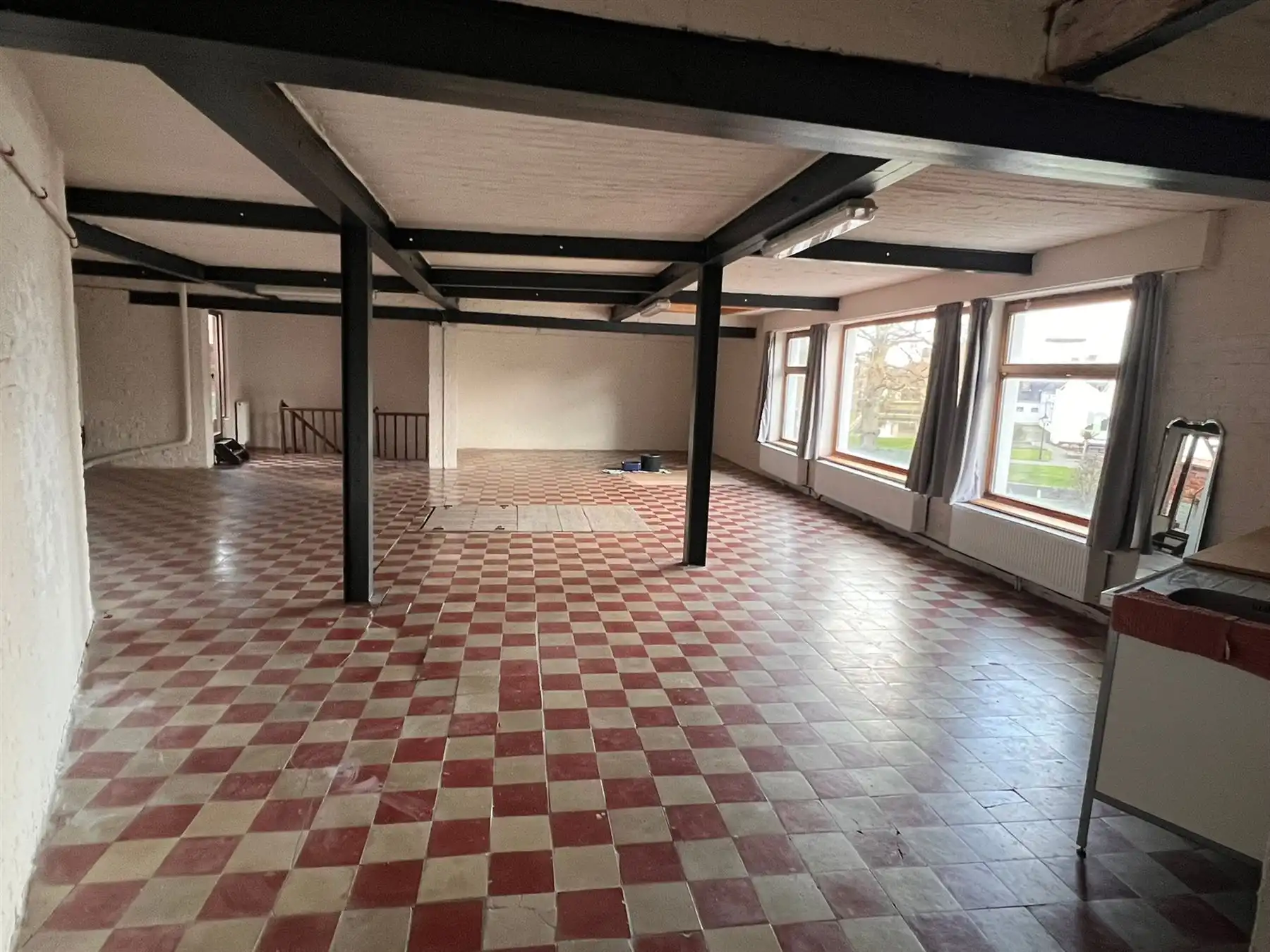 Karaktervol gerenoveerd burgerhuis met atelier foto 11