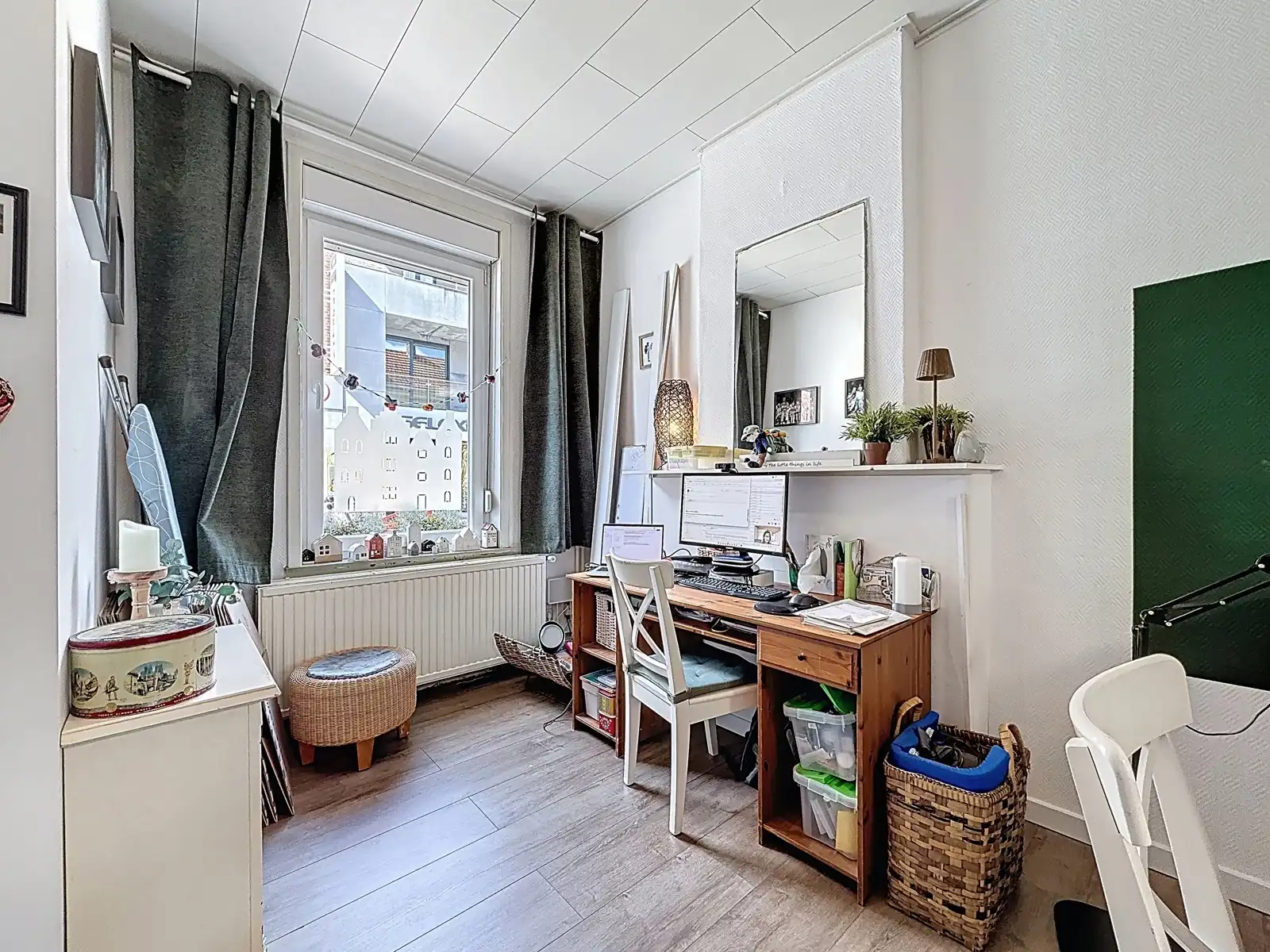 Charmante woning met 2 (3de mogelijk) slpks + koer foto 3