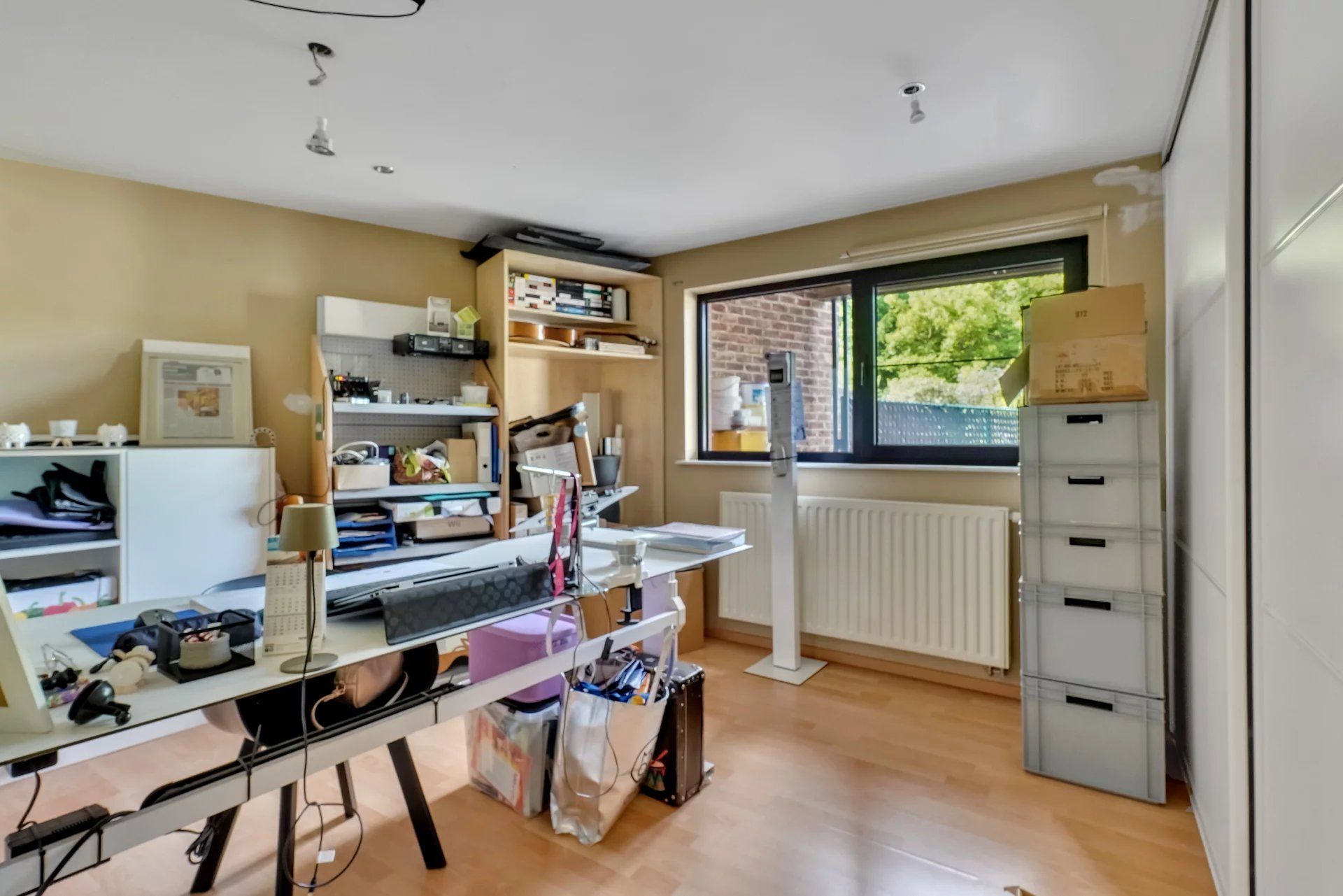 Ruime woning met zwembad op mooi groot perceel foto 12