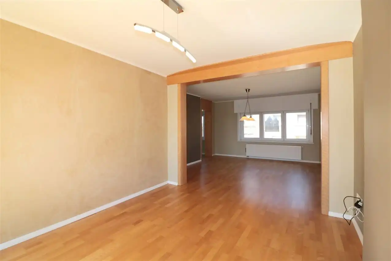 Handelswoonst met volledig uitgeruste frituur en appartement foto 18