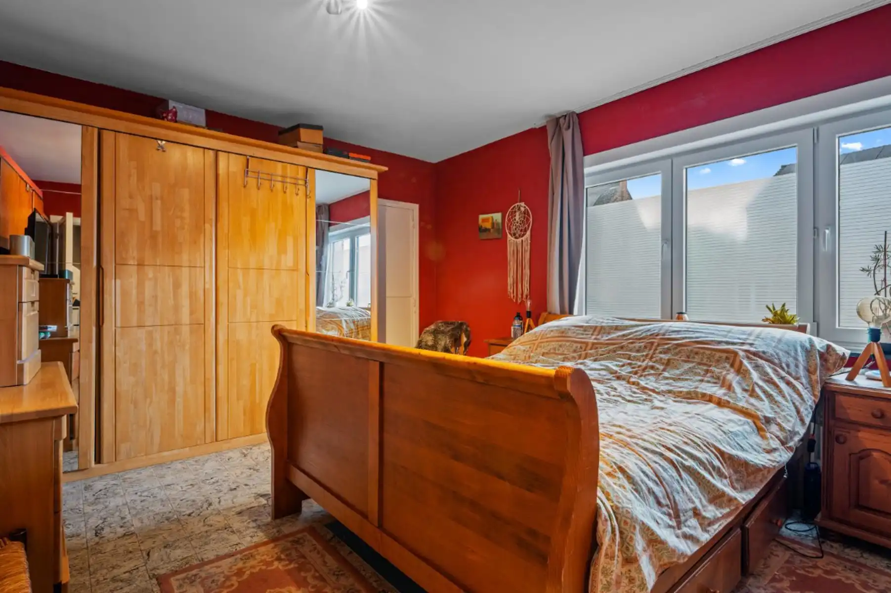 Centraal gelegen woning met garage, tuin en 3 slaapkamers foto 15