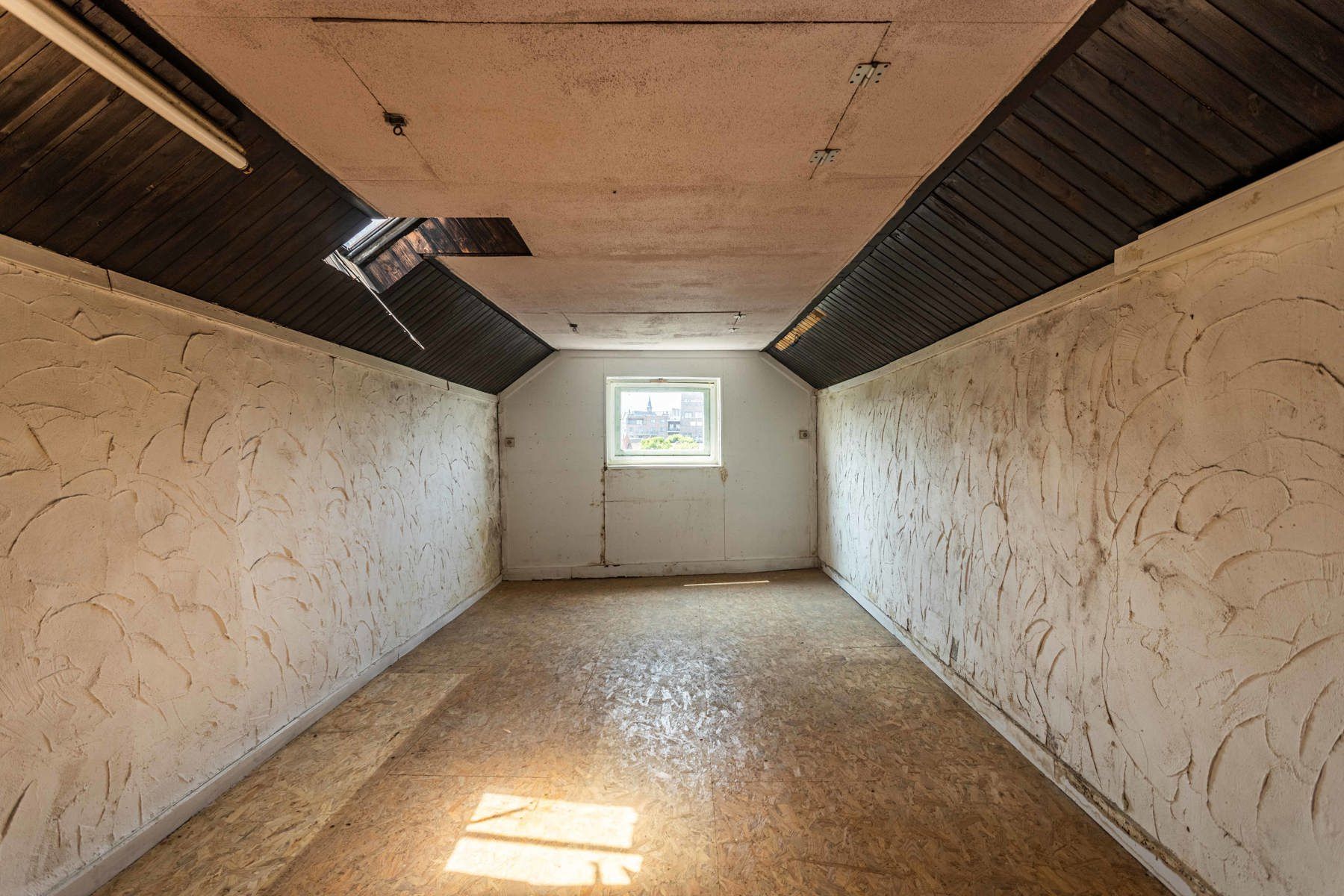 Te koop: te renoveren woning met private parkeerplaats! foto 23
