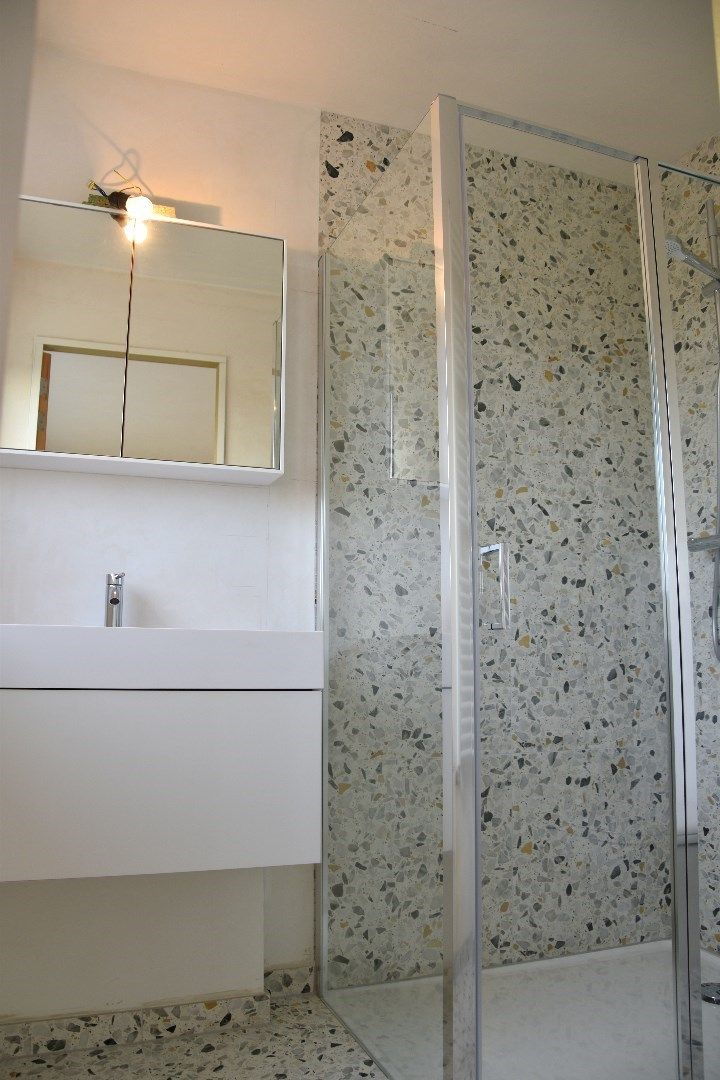 Vernieuwde penthouse met 2 slaapkamers te koop in hartje Gullegem foto 8