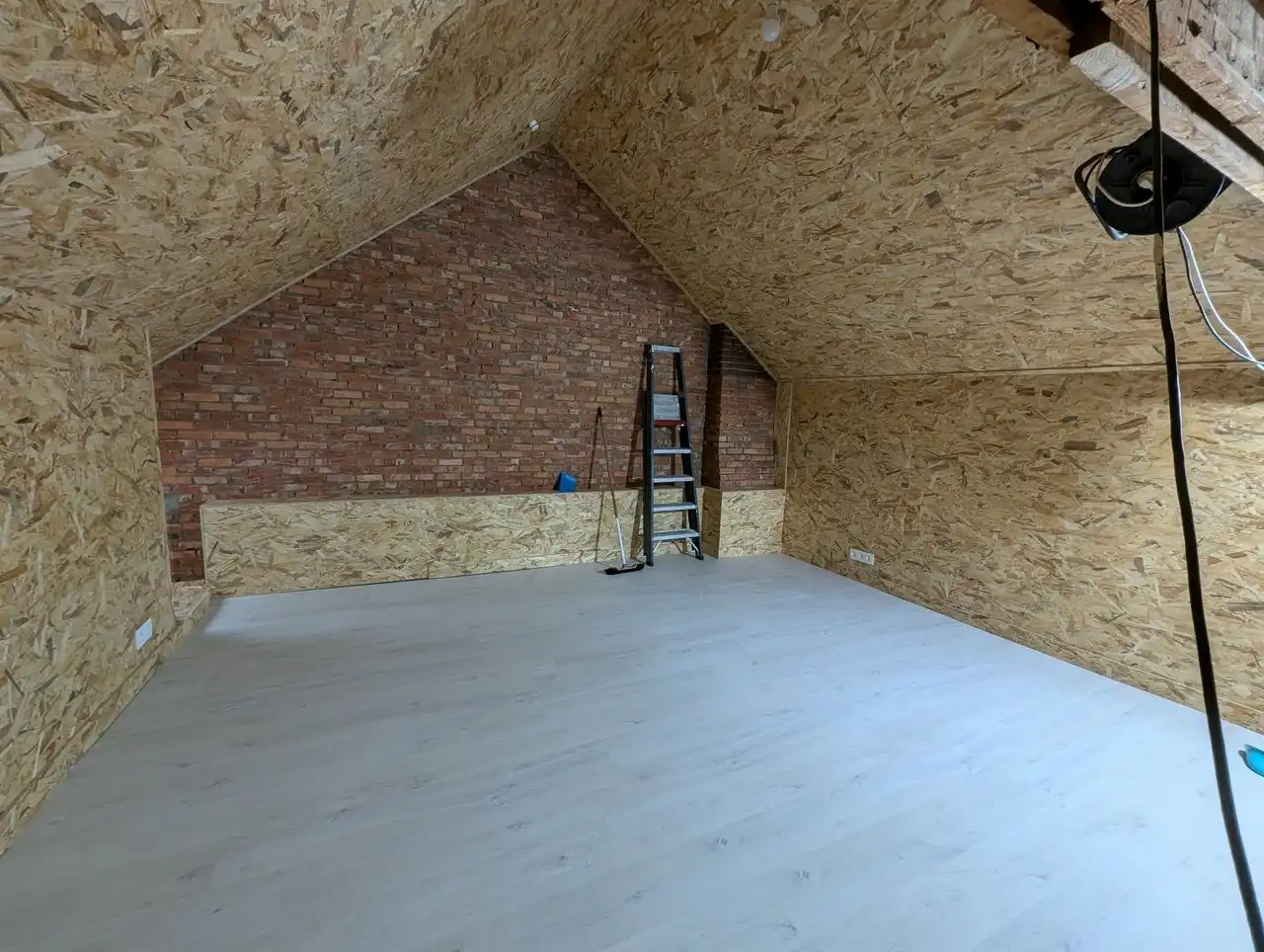 Ruime gerenoveerde woning met 3 slpks, gelegen op wandelafstand van het centrum !  foto 14