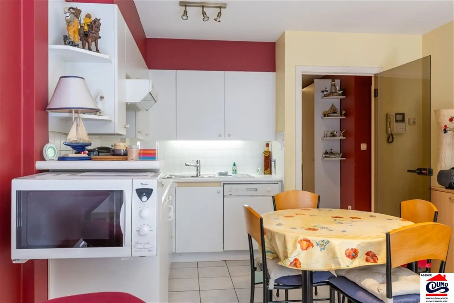 Gemeubeld appartement met 1 slaapkamers op het gelijkvloers foto 9