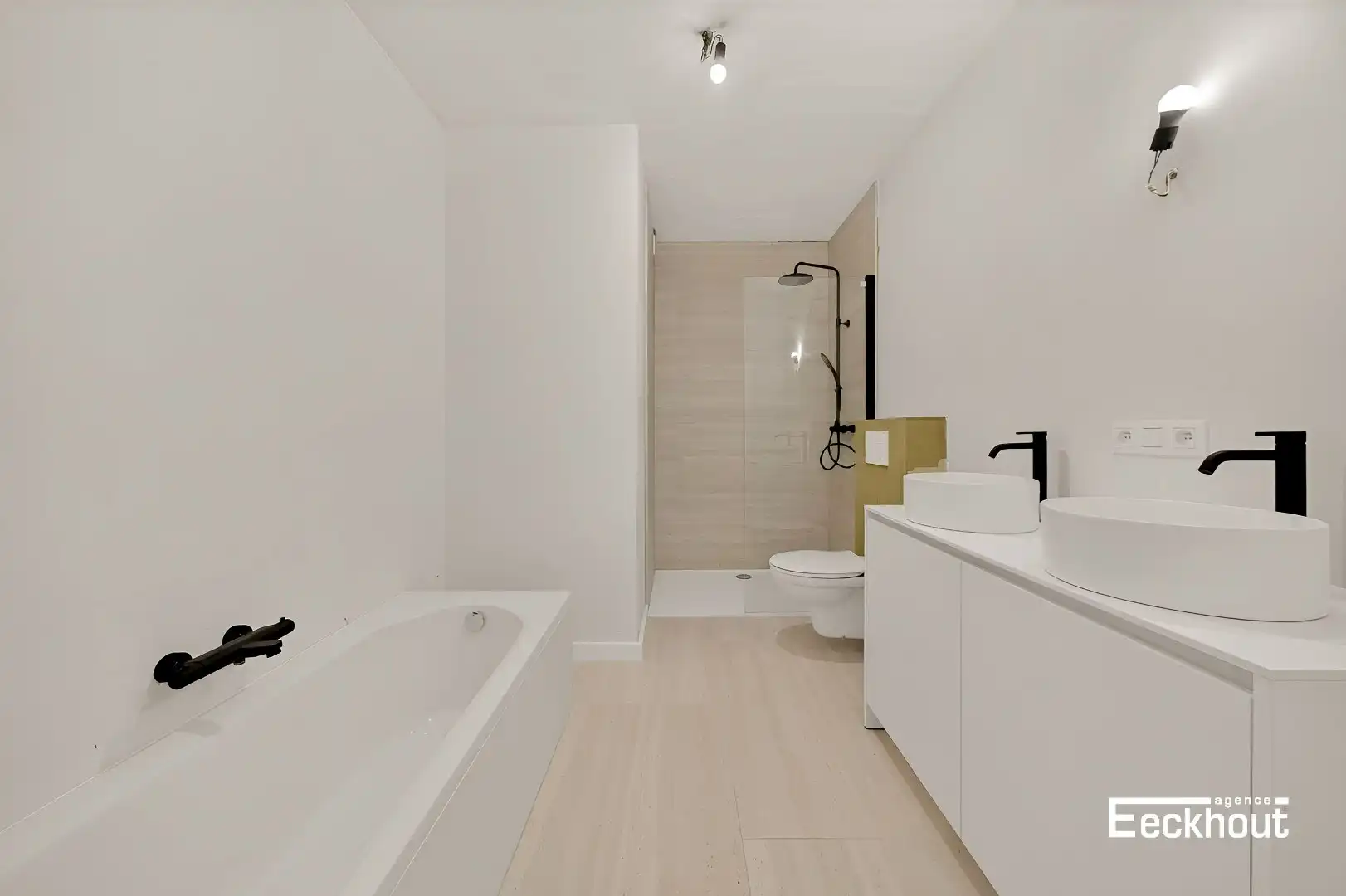 Mooi gerenoveerd appartement met 3 slaapkamers en terrassen! foto 8