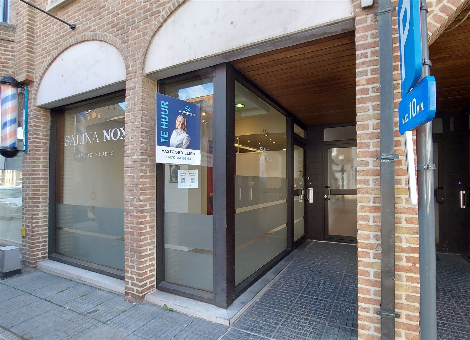 Commercieel gebouw foto {{pictureIndex}}