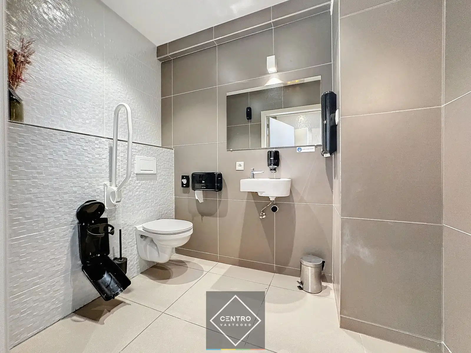 Uniek & exclusief aanbod: instapklaar (zo goed als nieuw) HORECAPAND (restaurant/brasserie), inclusief de VOLLEDIGE inboedel TE KOOP op de zeedijk te Zeebrugge! foto 17