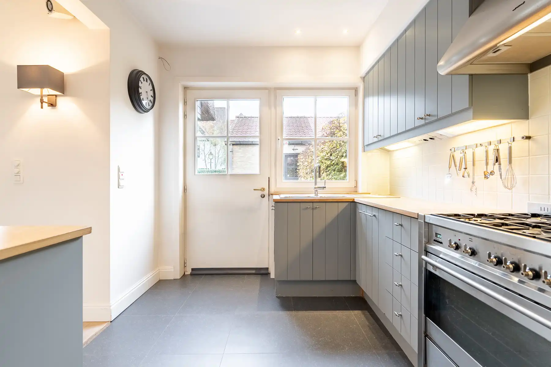 Instapklare , gemeubelde woning gelegen in Oud-Knokke vlakbij de groentenmarkt foto 11