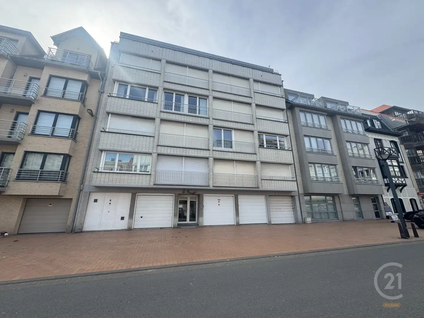 Hoofdfoto van de publicatie: Gezellige en lichtrijke studio in Westende-Bad
