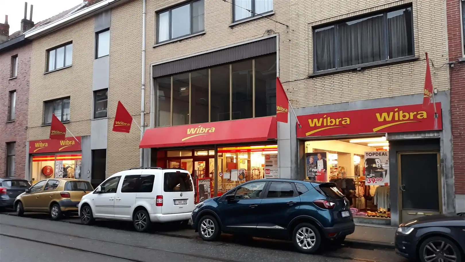 Te Huur Handelsruimte te Ledeberg foto {{pictureIndex}}