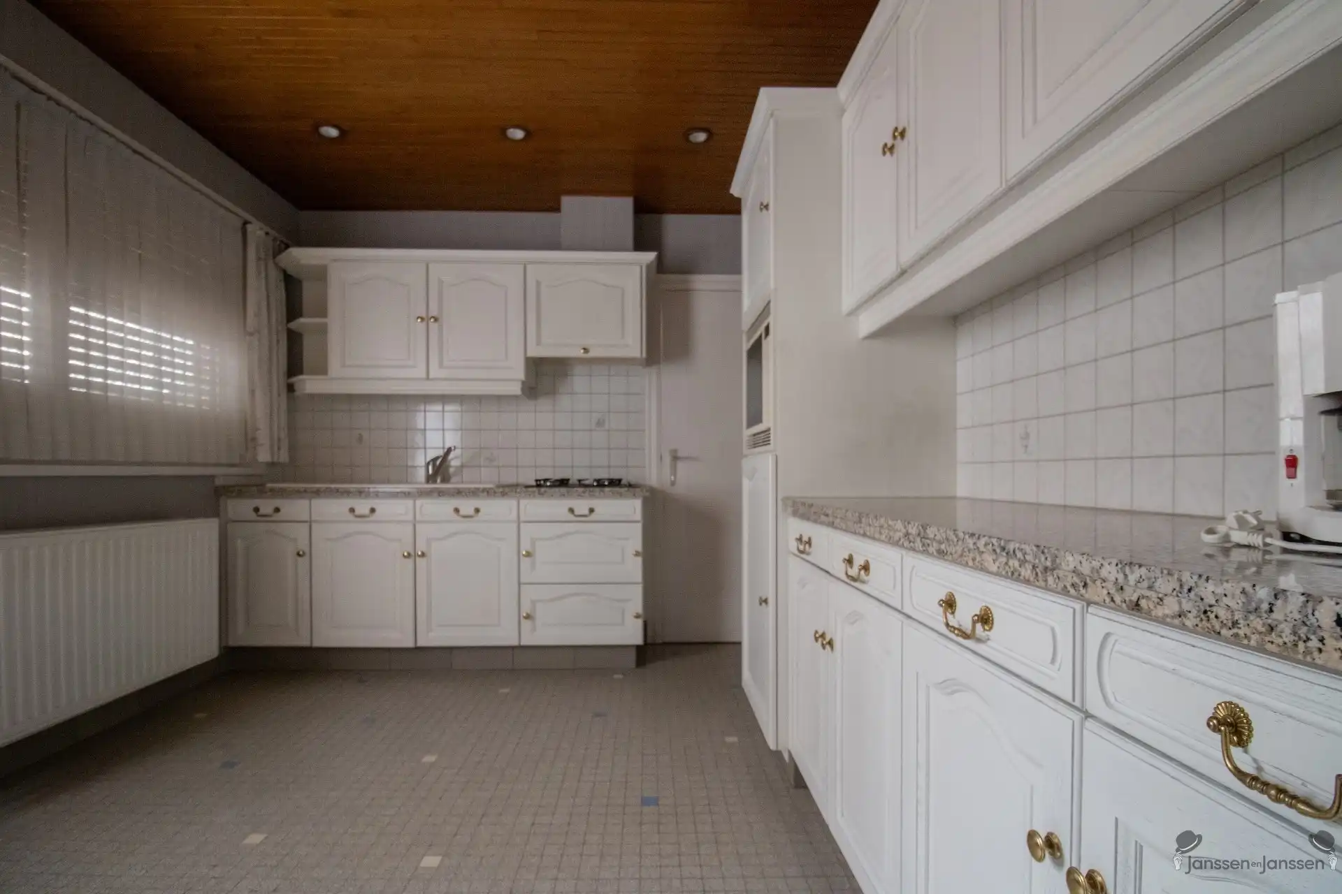 Te renoveren woning met 3 slaapkamers op 643 m² foto 10