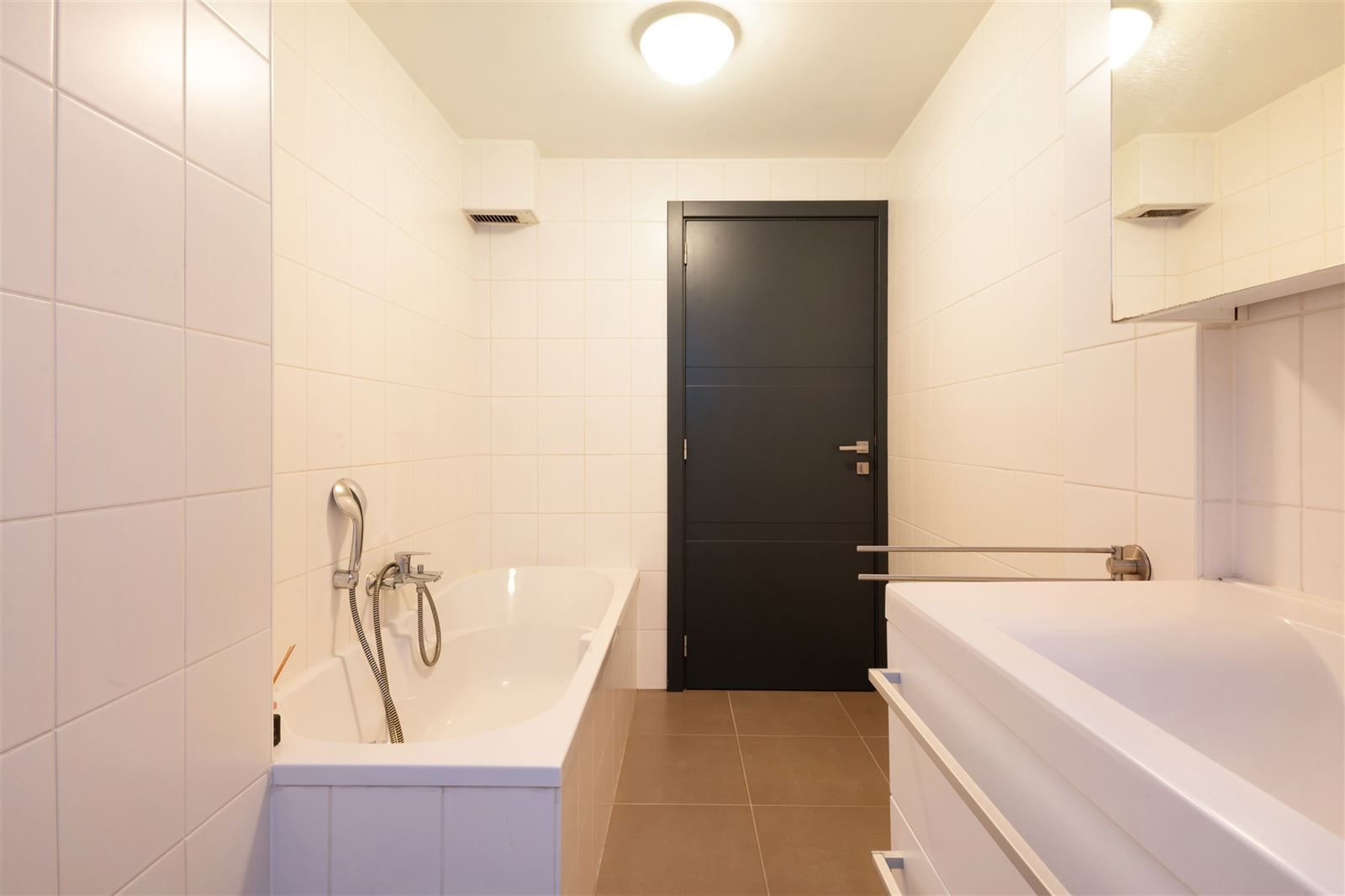 Instapklaar appartement in Gent, vlak bij het station! foto 12