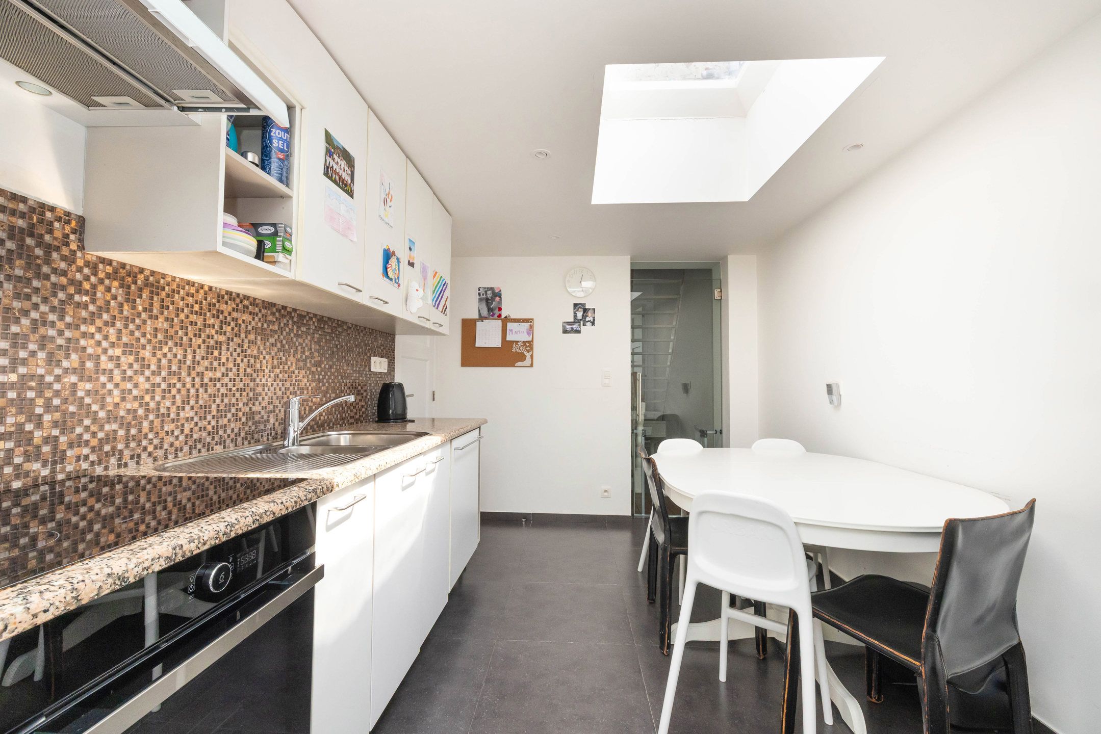 Woning van ± 150 m² met atelier/opslagruimte van ± 100 m² foto 6