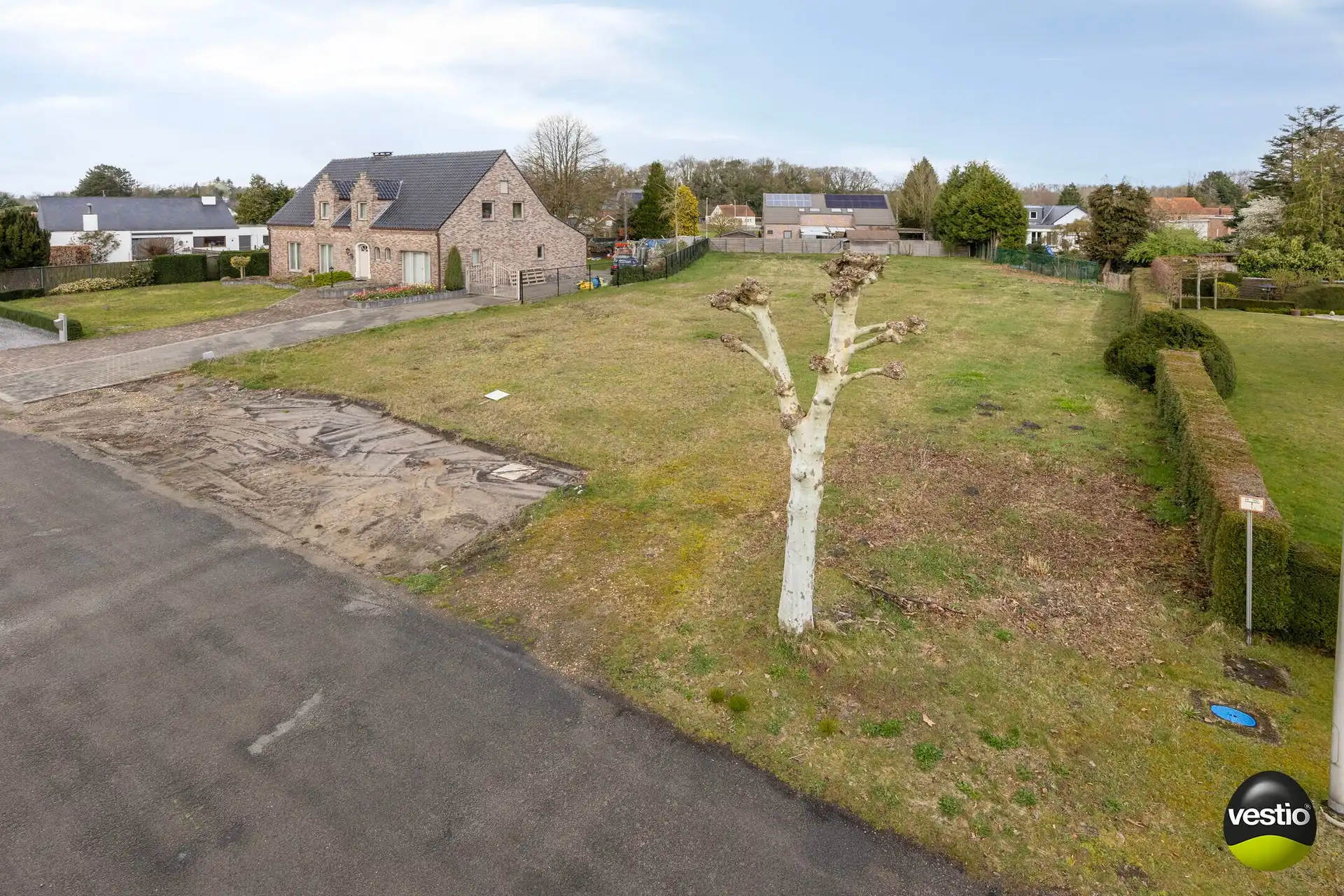 Rustig gelegen bouwgrond OB van 17a 91ca in doodlopende straat, vlakbij De Teut. foto {{pictureIndex}}