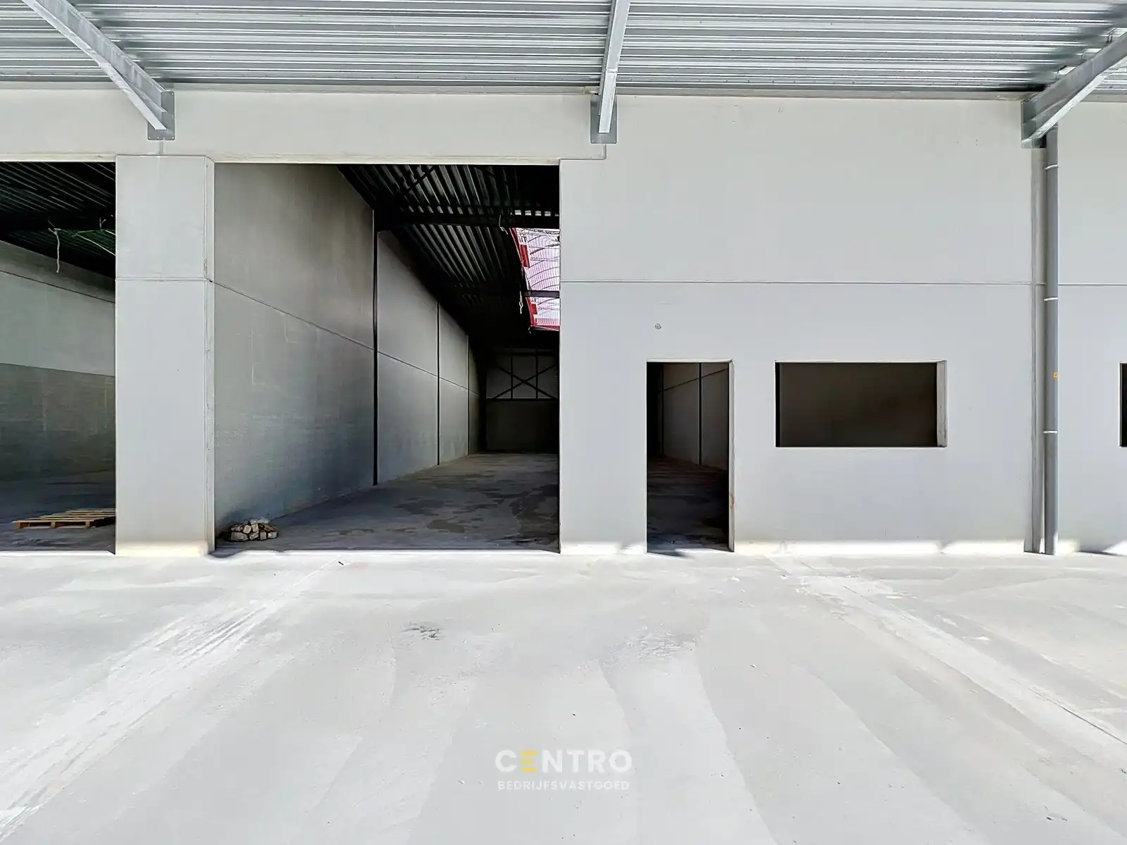 Nieuwbouw KMO-units van 245m² TE HUUR (VH van 7m, 2 parkings, aparte loopdeur en raam), te Kerkhove (Avelgem). foto 10
