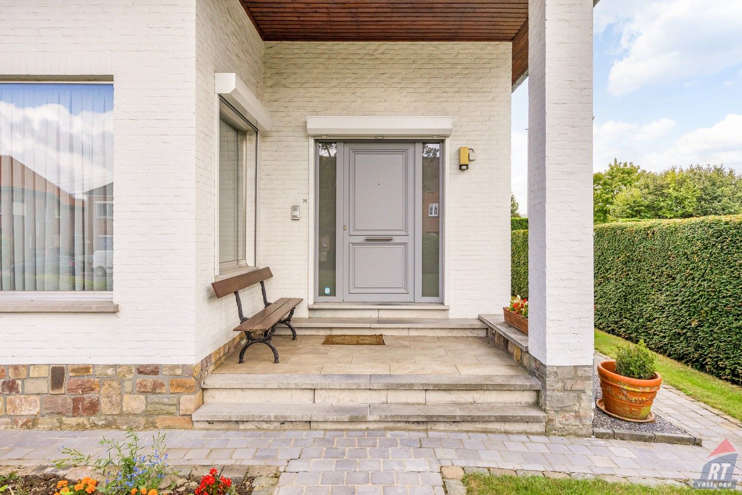 Charmante woning met zwembad op toplocatie in Sint-Truiden foto 22