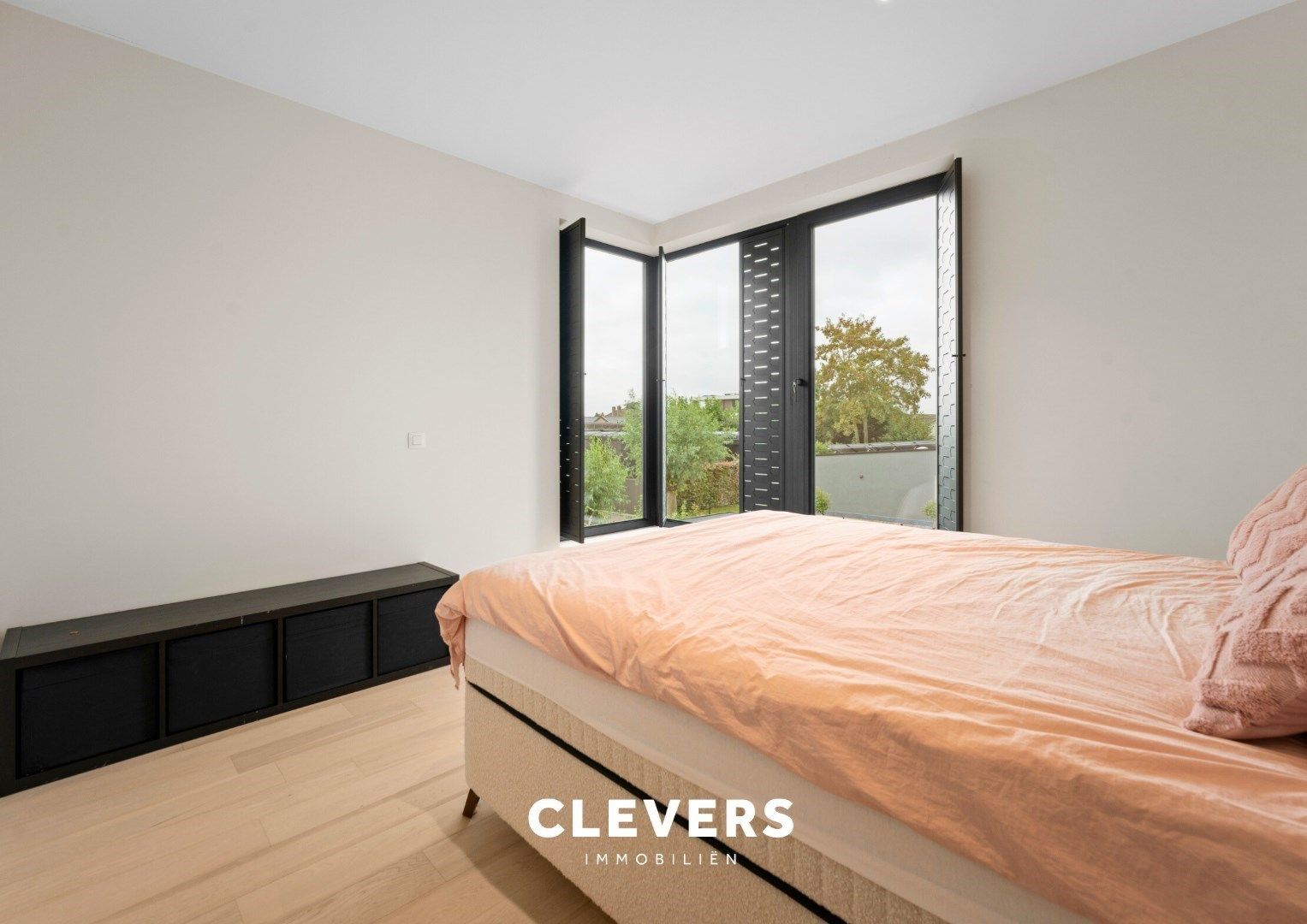 Luxueuze, moderne villa in rustige residentiële omgeving foto 14