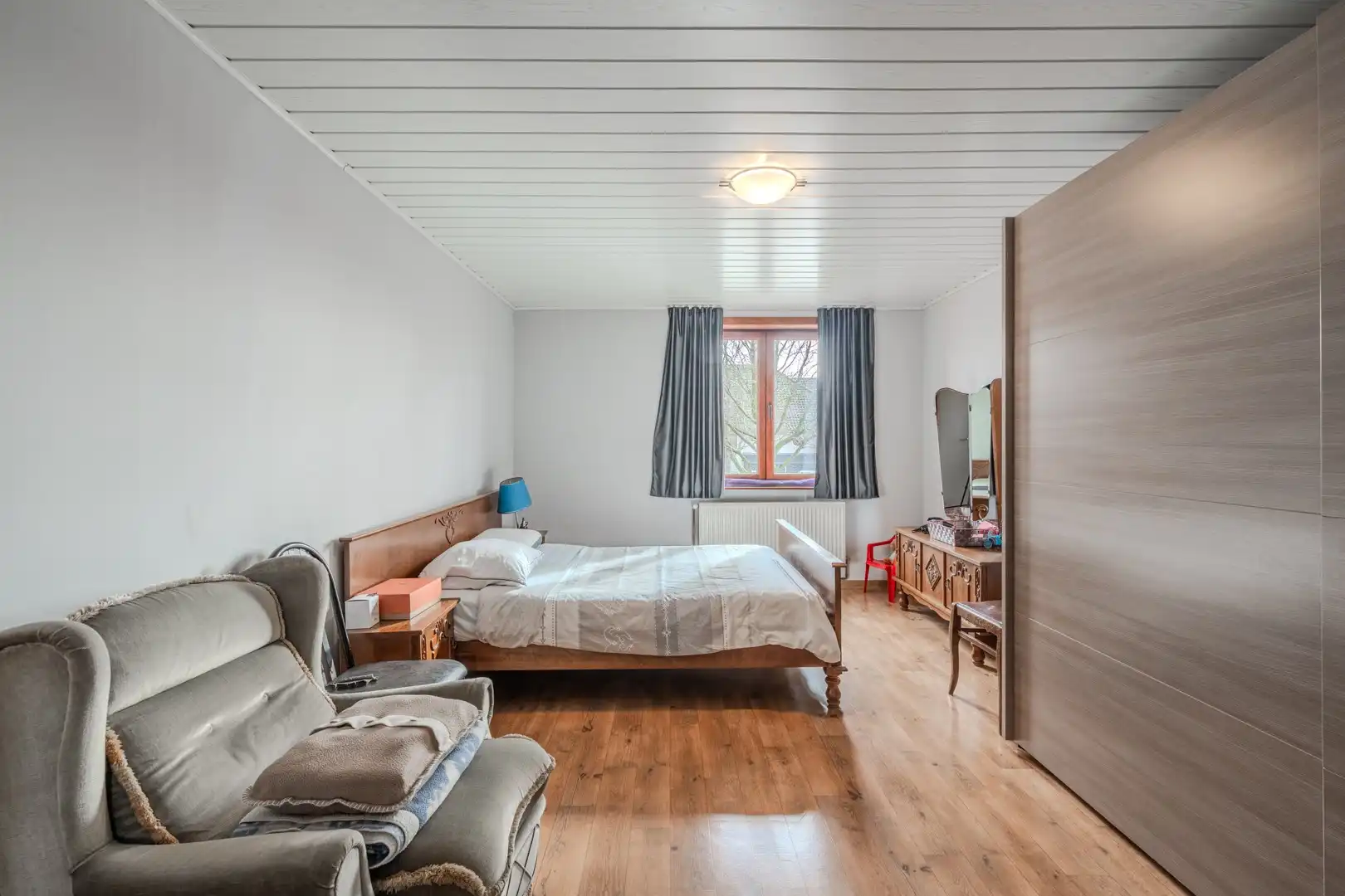 Woning op een ruim perceel van 989 m² foto 7