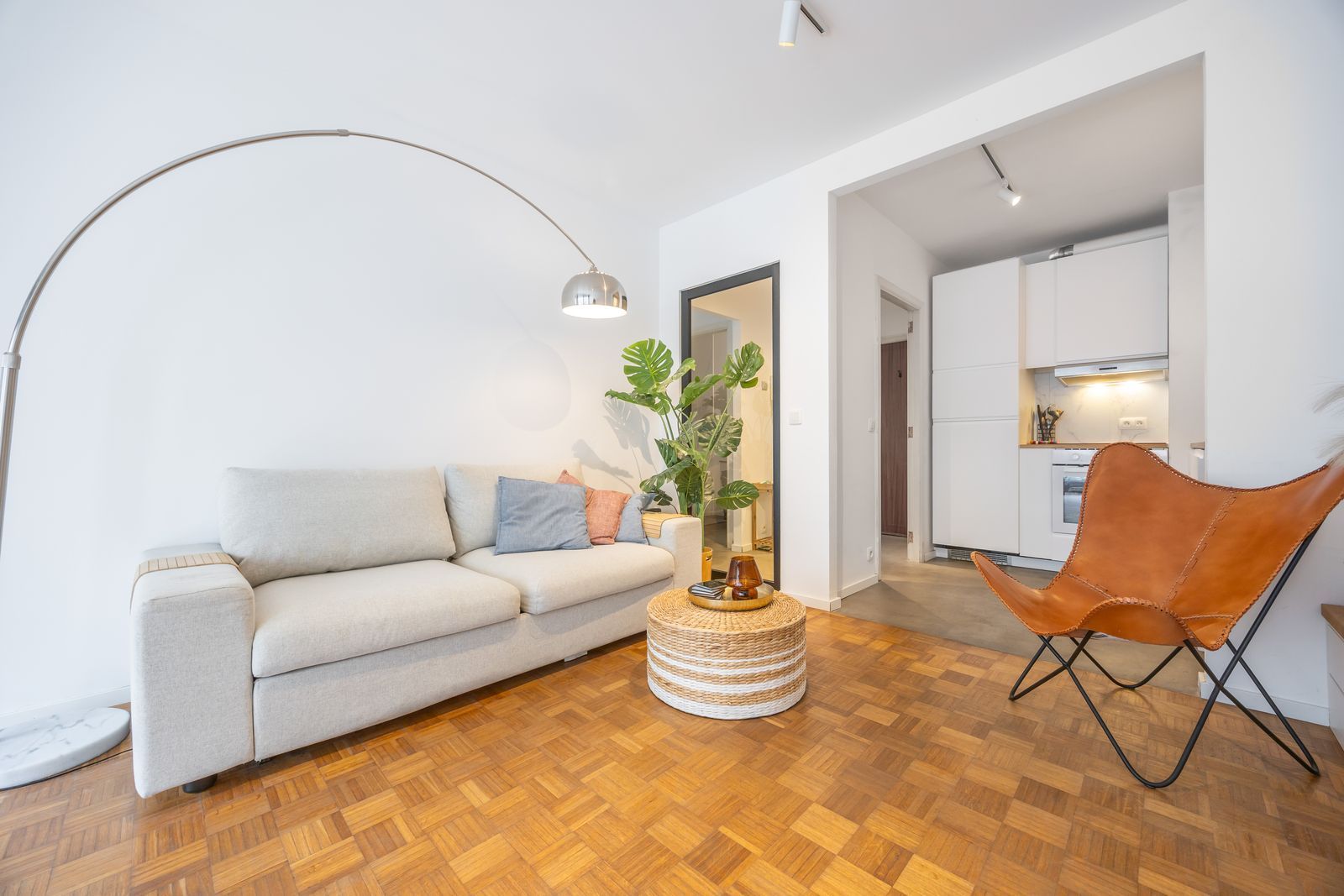 Stijlvol gerenoveerd 1 slaapkamer appartement foto 2