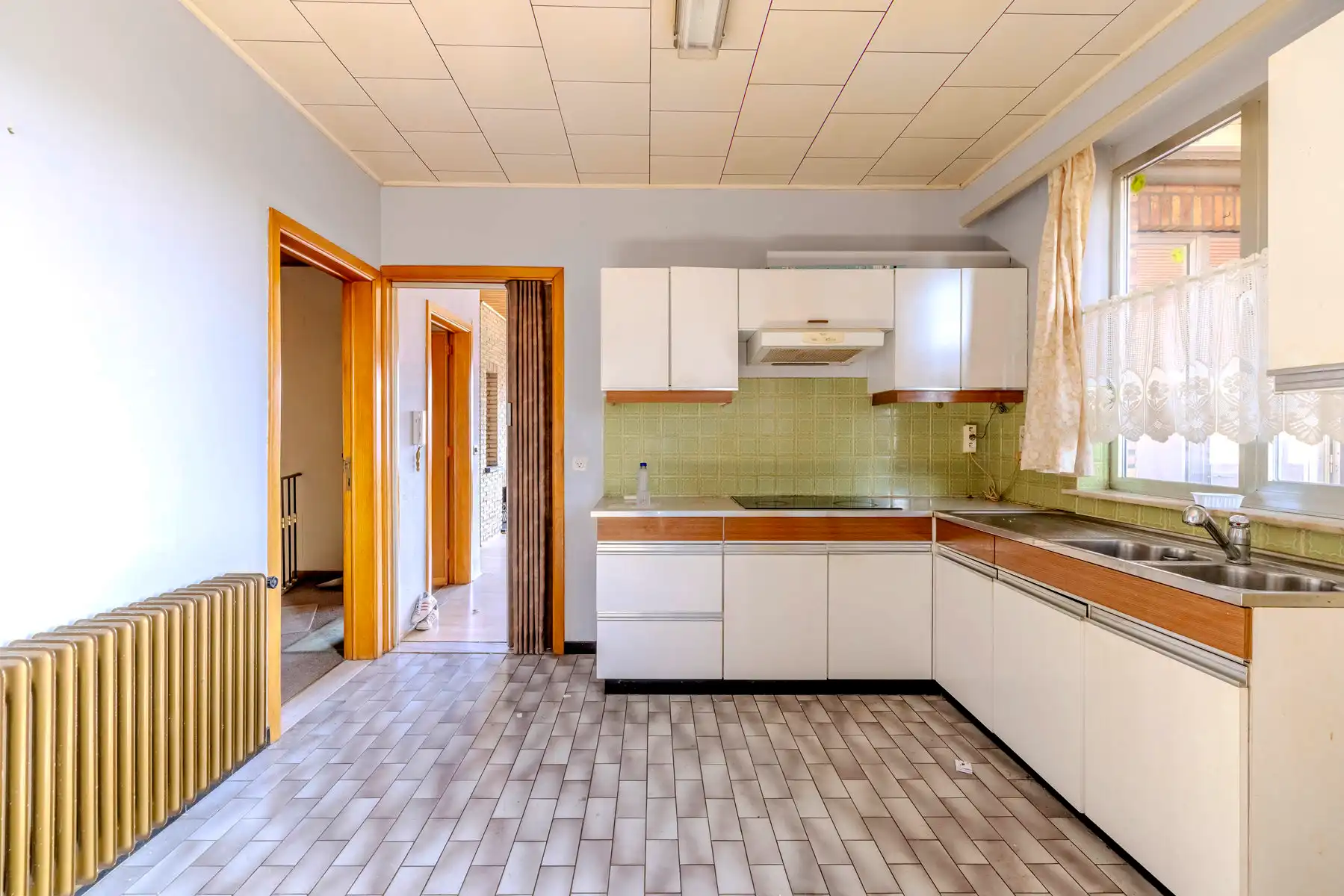 Te renoveren woning met 4 slaapkamers in Lier foto 18