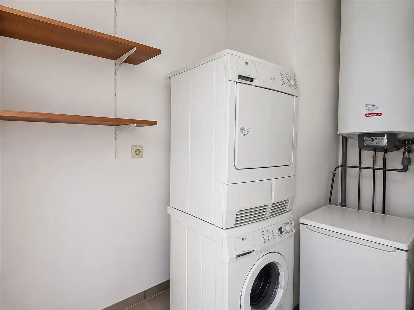 Appartement met twee slaapkamers en terras foto 11