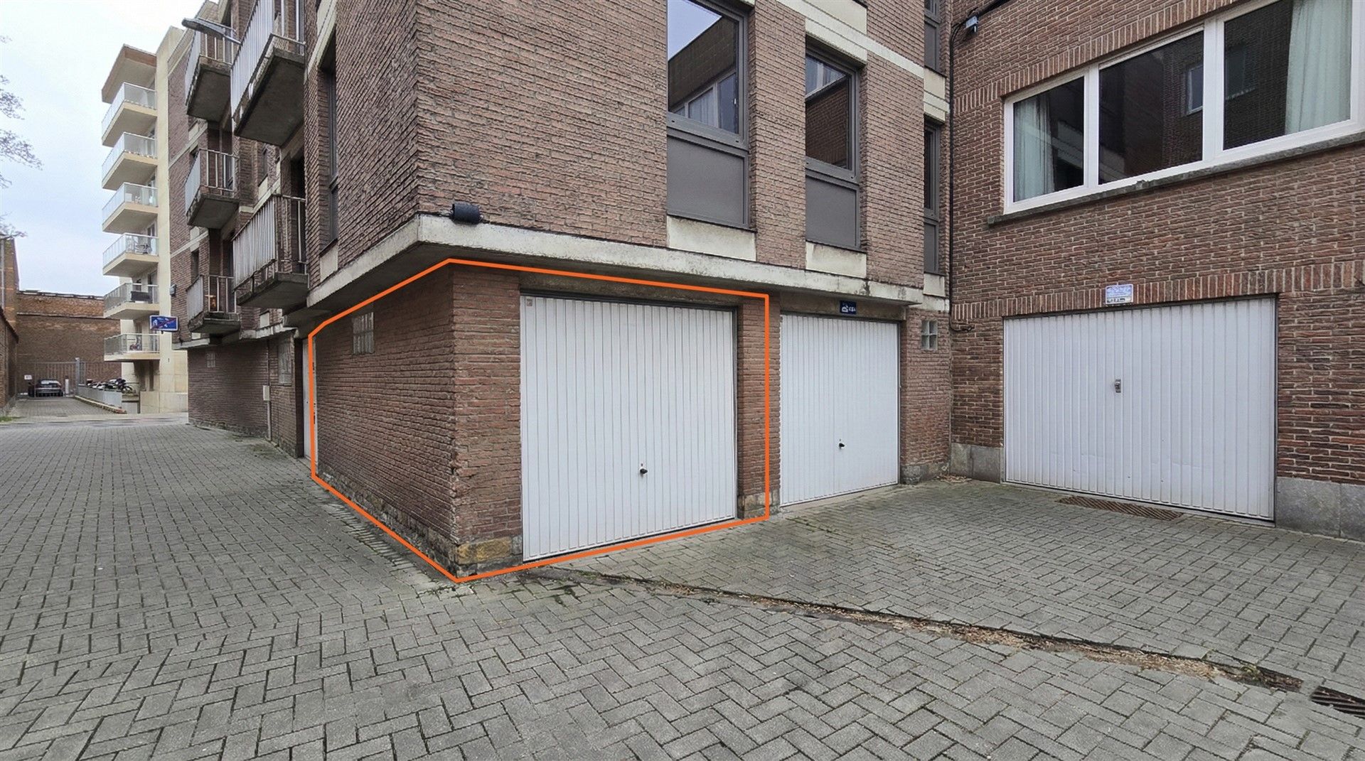 Garagebox te huur – Parkstraat 133, Leuven foto {{pictureIndex}}