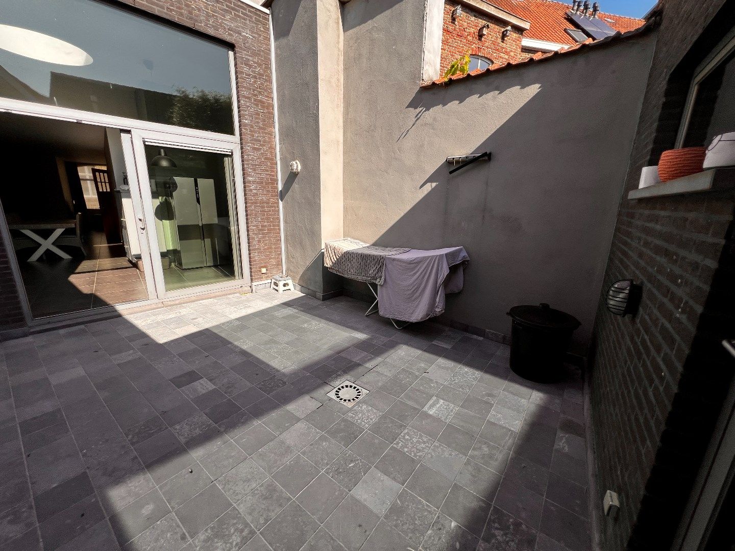 INSTAPKLARE WONING MET 3 SLAAPKAMERS EN TERRAS IN CENTRUM IEPER  foto 8