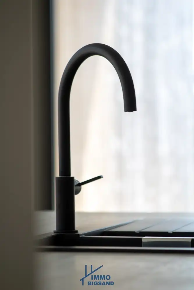Volledig vernieuwde woning met gloednieuwe aanbouw met 3 slaapkamers, diepe oprit en tuin foto 7