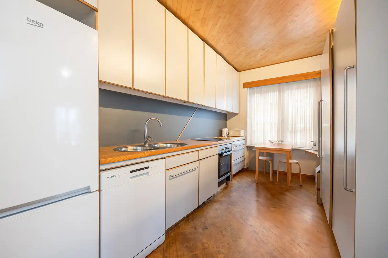 RUIM TWEE SLAAPKAMER APPARTEMENT foto 7