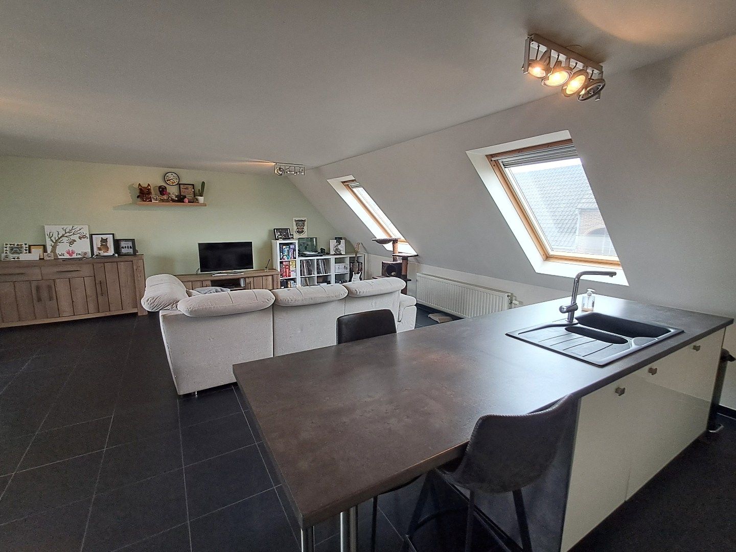 Ruim appartement te Lichtervelde foto 2