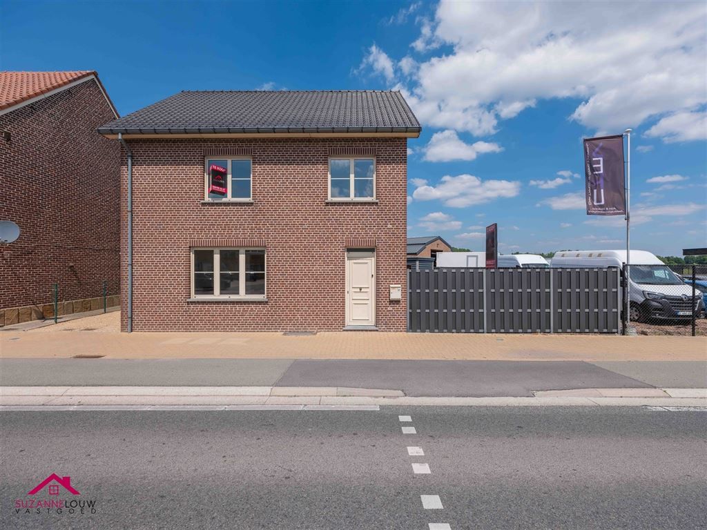Stijlvol gerenoveerde, vrijstaande woning foto 2