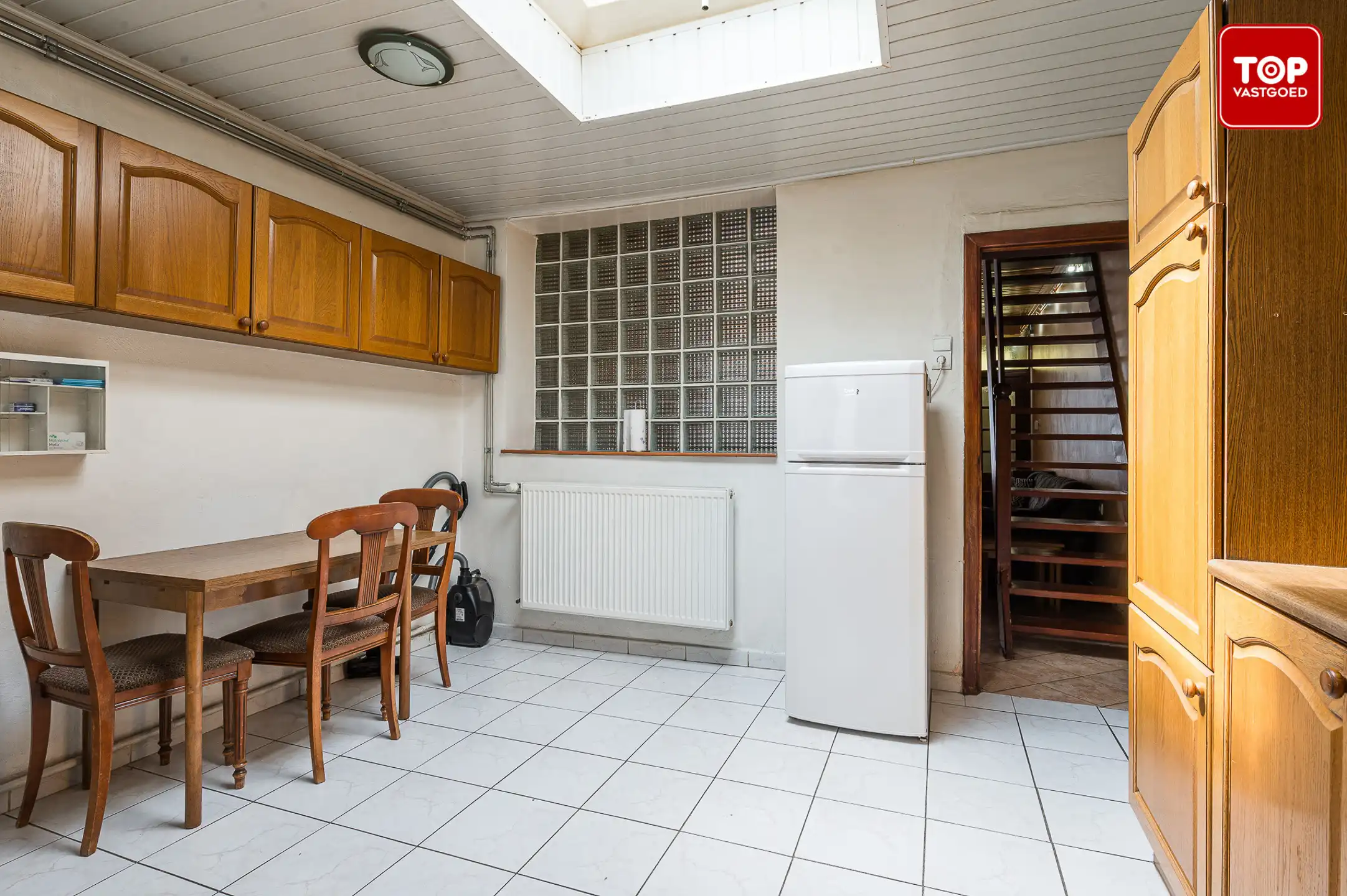 Op te frissen woning met 4 slaapkamers op gunstige locatie.  foto 8