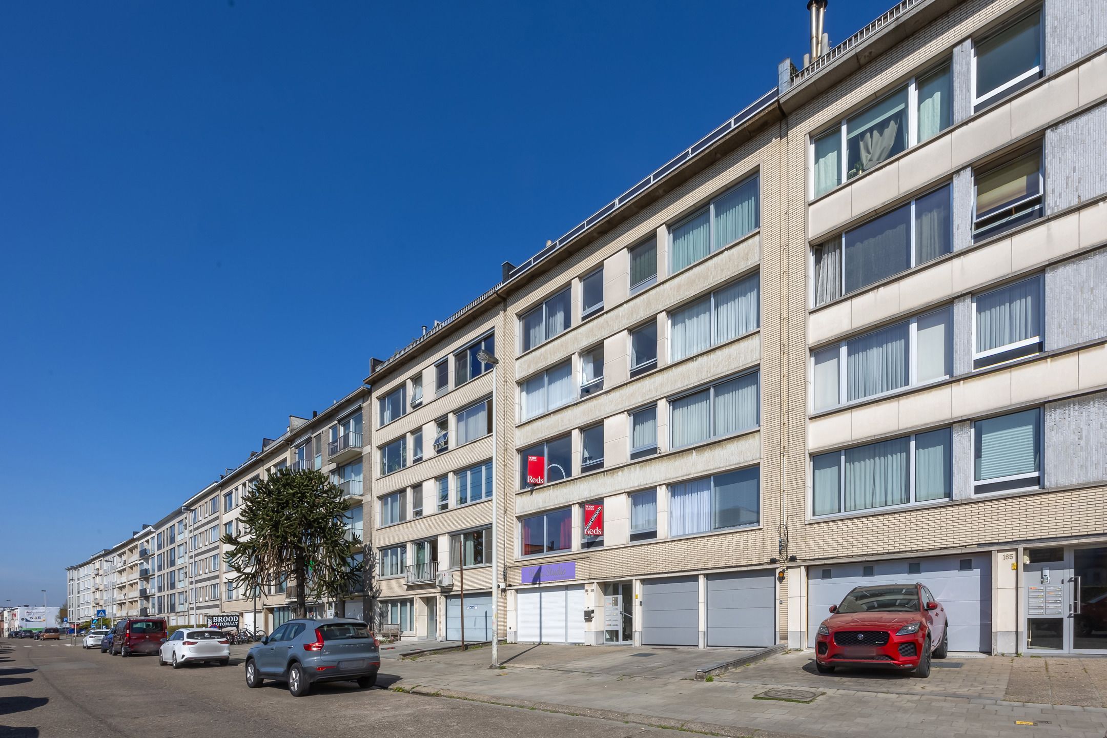Appartement op de 2 de verdieping met 2 slaapkamers en terras foto {{pictureIndex}}