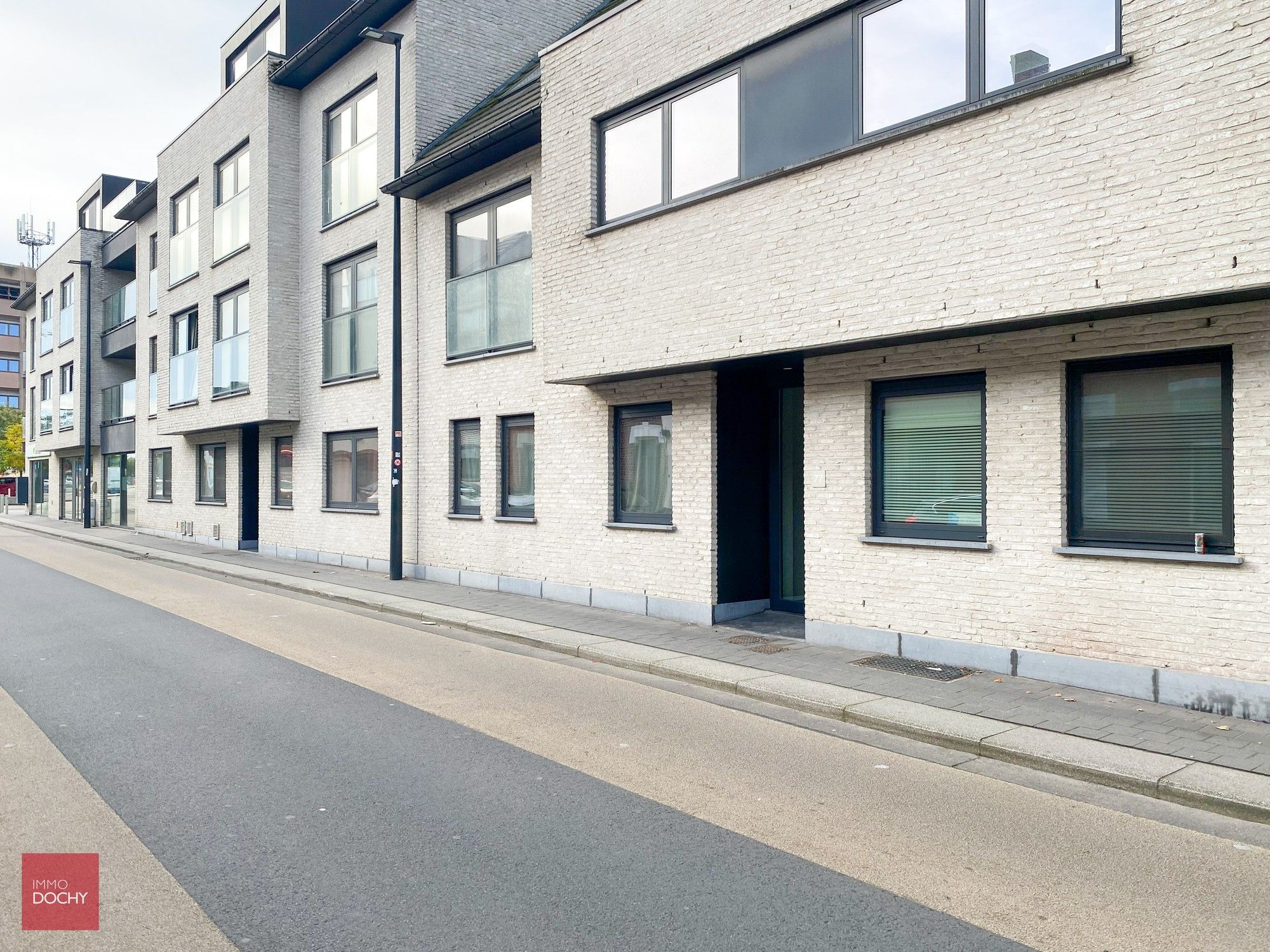 Recent gebouwd ruim gelijkvloers appartement met groot terras - nabij station | Westerlaan foto 14