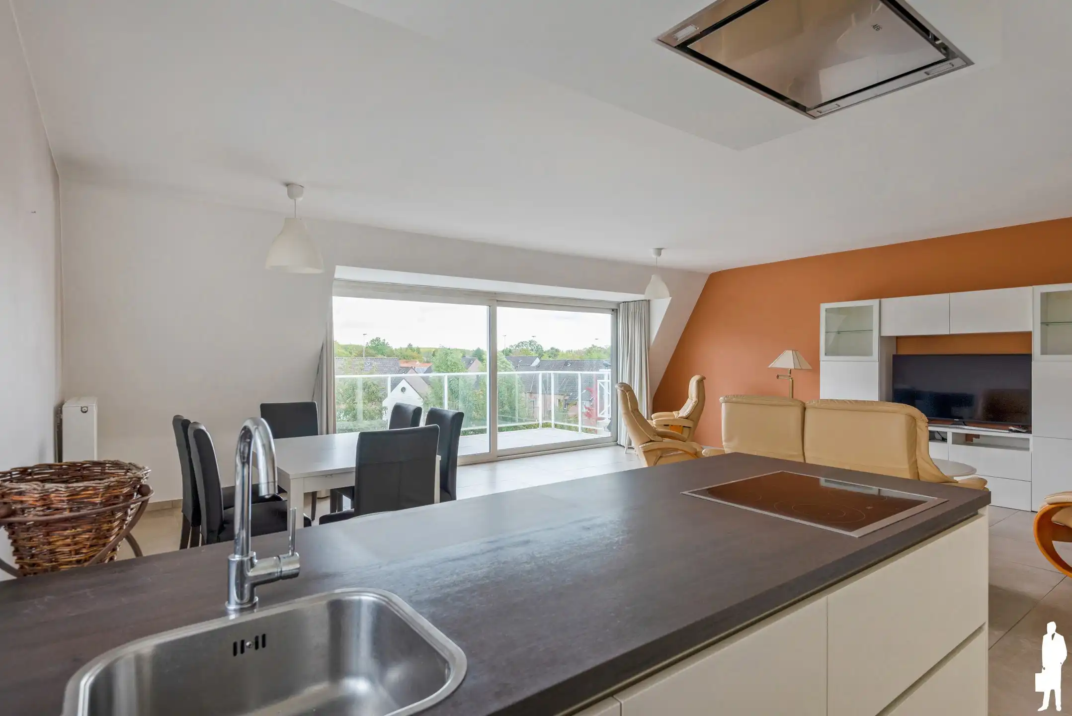 Modern appartement met 3 slaapkamers, terras en staanplaats foto 11