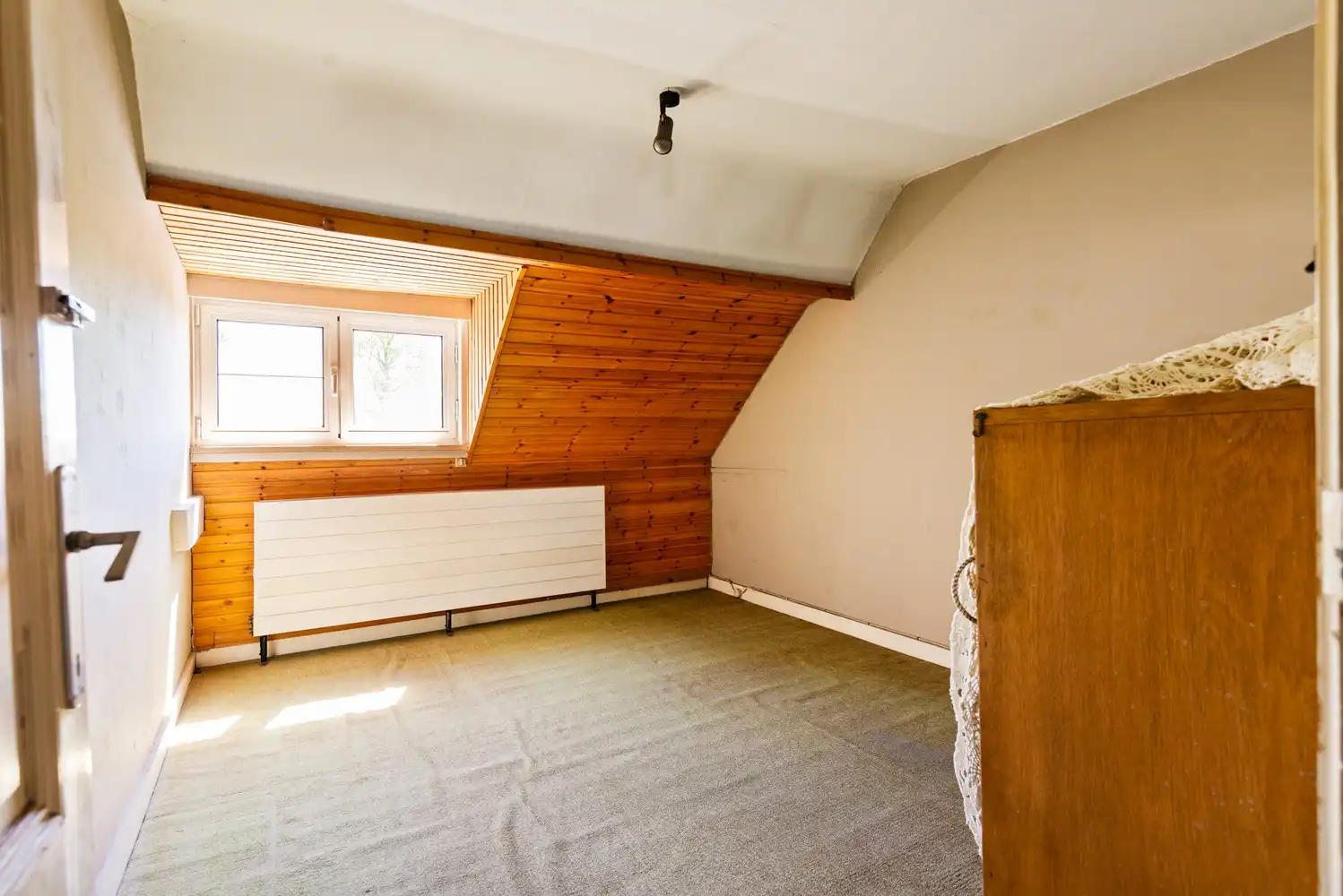 Te renoveren huis met 3 slaapkamers, garage en tuin in Wijnegem foto 14