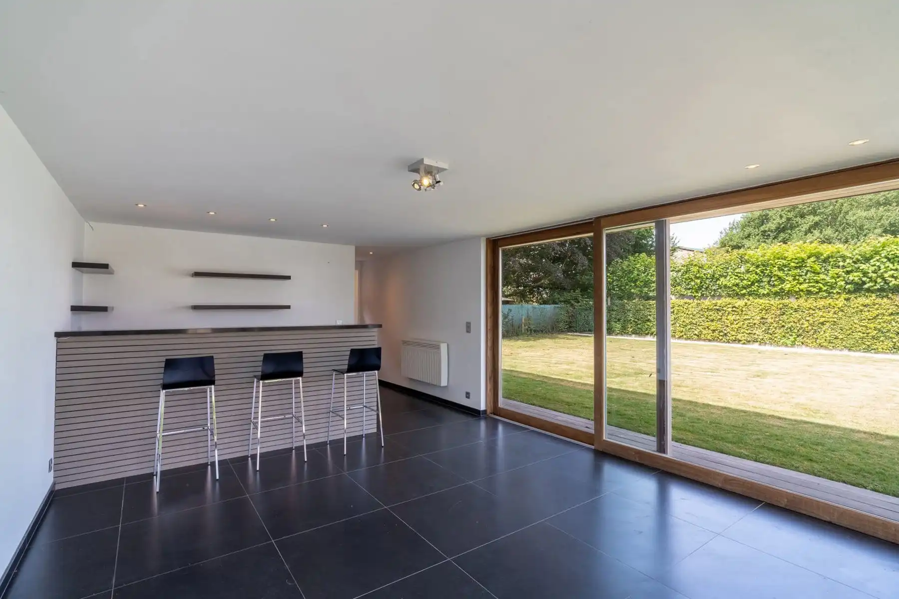 Knappe villa met zuidgerichte tuin, zwembad en poolhouse foto 36