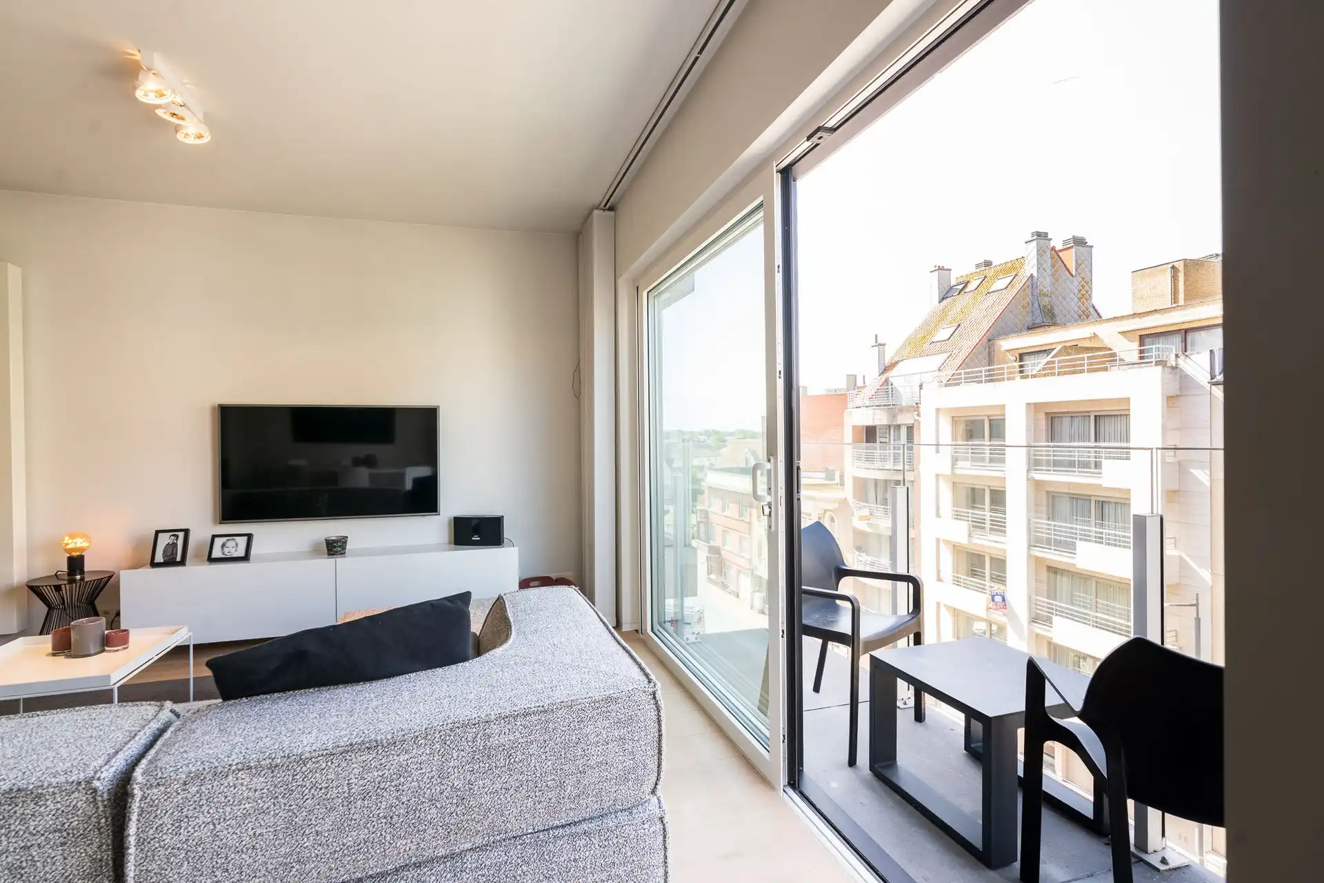 Prachtig lichtrijk appartement met 3 slaapkamers gelegen nabij het Rubensplein te Knokke foto 2