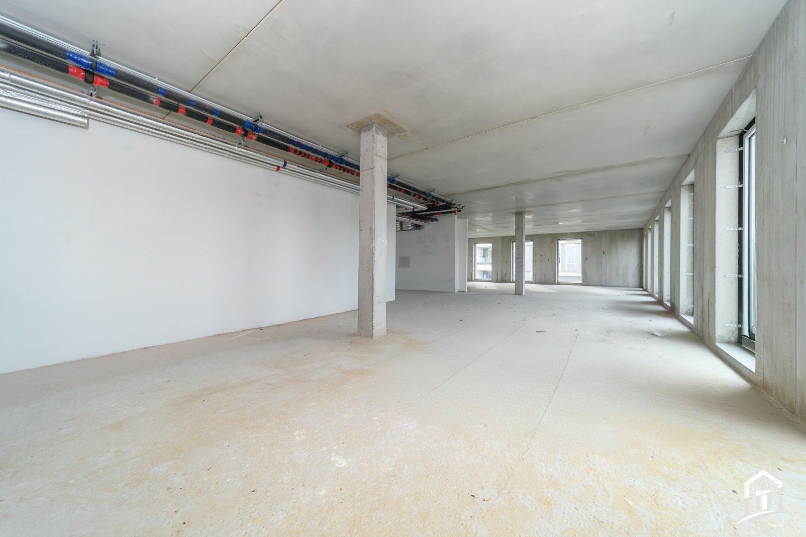 Veelzijdige casco kantoorruimte op topligging in Sint-Pieters-Leeuw foto 4