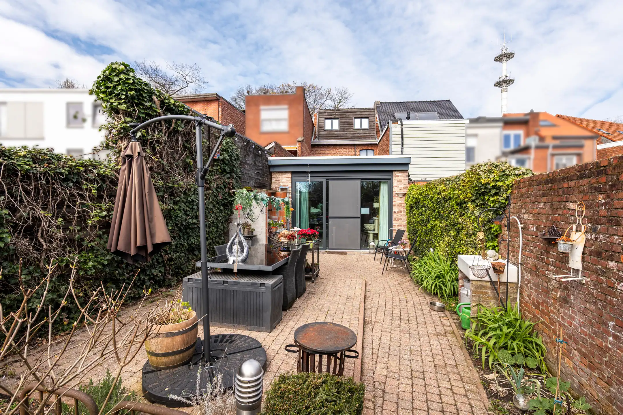 Ruime karakter woning van 220m² op 320m² grond. foto 17