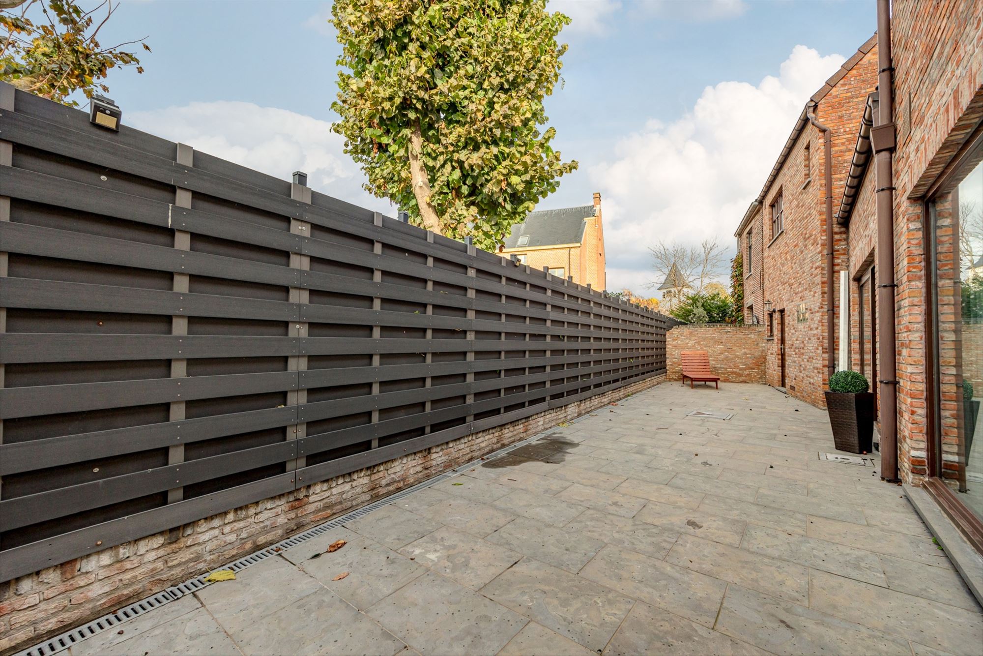 Ruime woonst, polyvalente ruimte, studio en garage foto 25