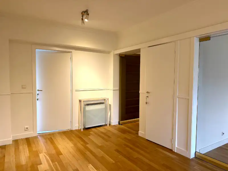 CENTRUM GENT, HEEL RUIM APPARTEMENT MET TERRAS EN GARAGEBOX foto 5