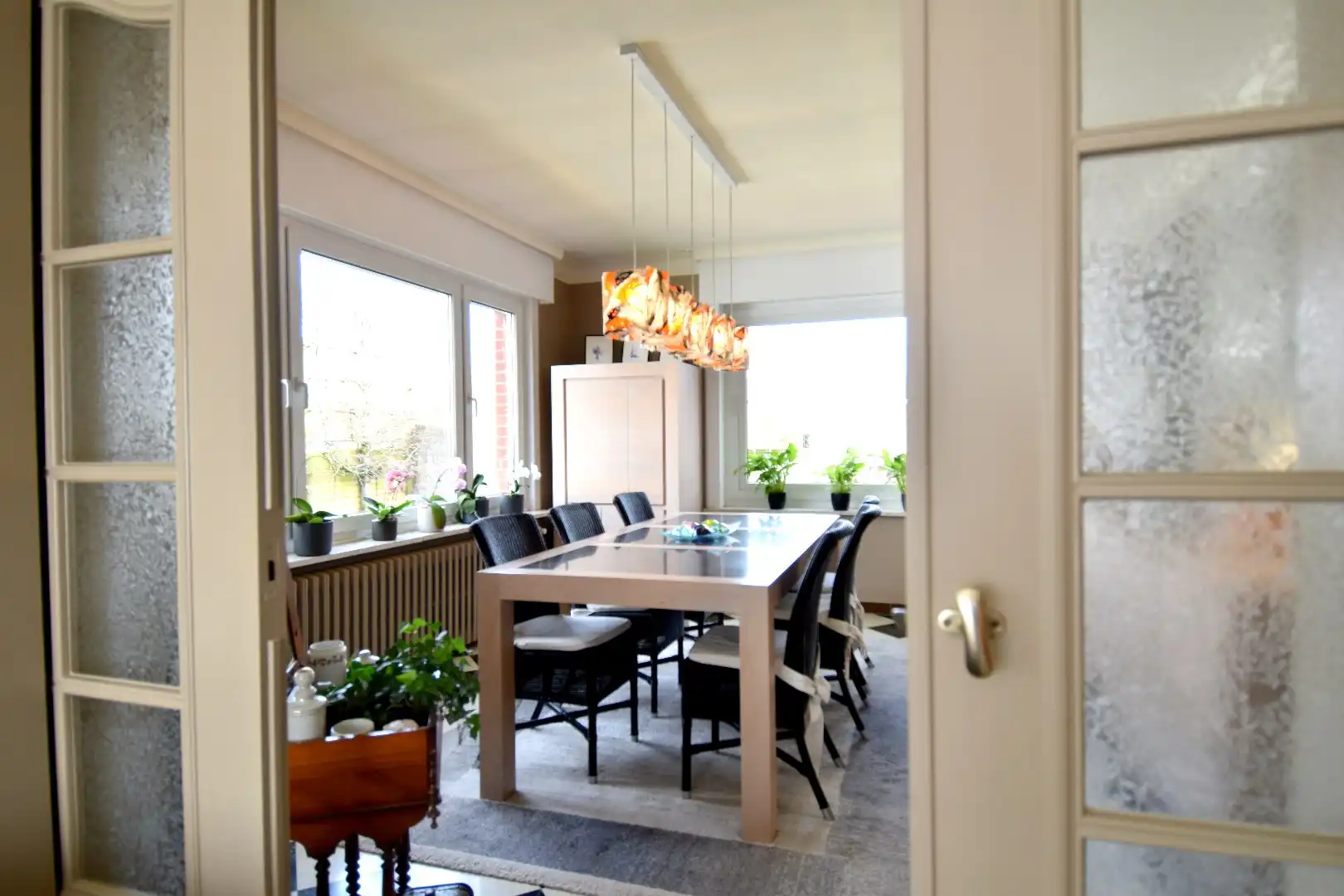 Karaktervolle woning met 3 slaapkamers, garage én tuin op een rustige locatie te koop in Marke foto 4