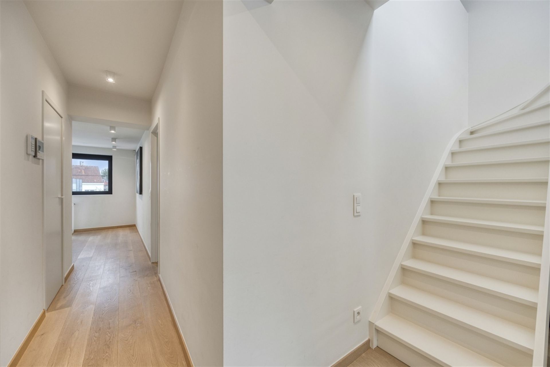 VERKOCHT BINNEN DE WEEK !!!!!    3-slaapkamerwoning in hartje Liedekerk foto 15