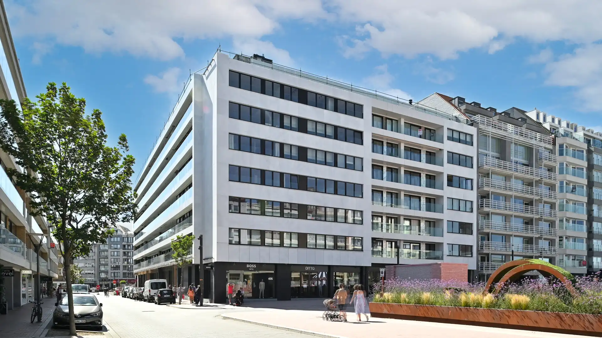 Volledig gerenoveerd appartement met zuidgericht terras heel centraal gelegen op de Kustlaan. foto 20